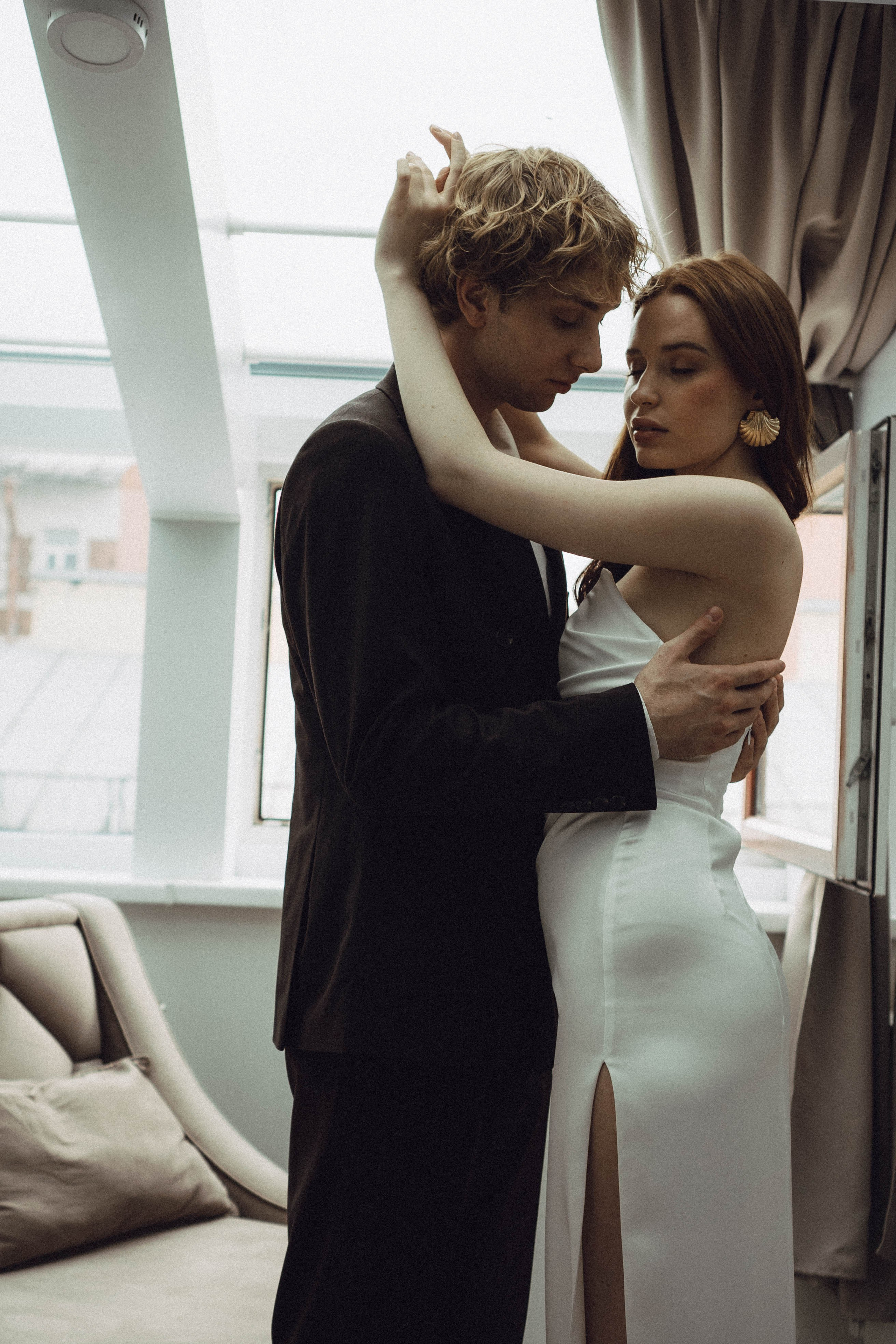 СВАДЕБНАЯ СЬЕМКА В ОТЕЛЕ. СБОРЫ ЖЕНИХА И НЕВЕСТЫ И ТАКЖЕ ТОР И ПОДГОТОВКА К ПРОГУЛКЕ. Профессиональный фотограф, Санкт-Петербург — Виктория Богомолова