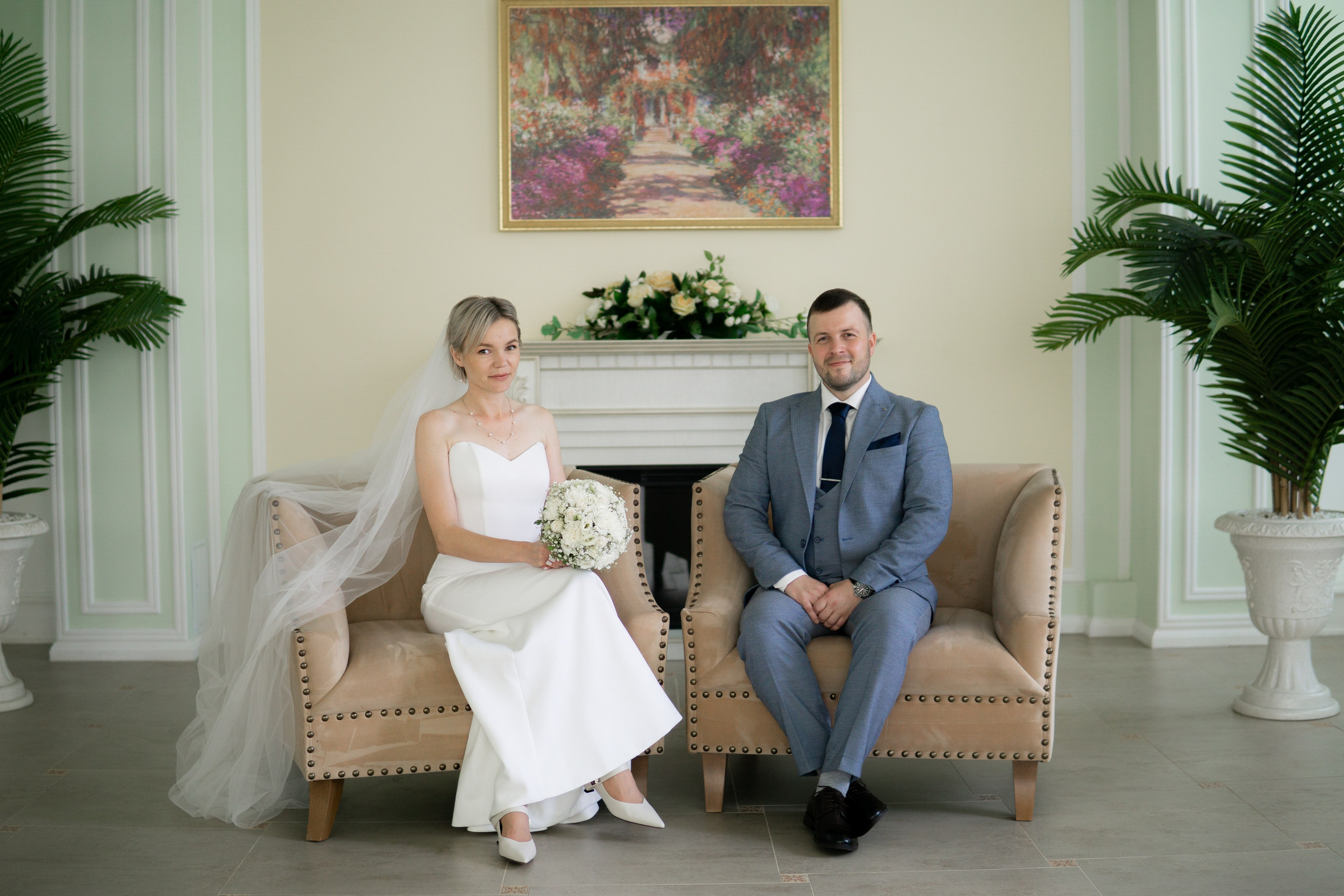 Свадебные фотосессии во дворцах и ЗАГСах Санкт- Петербурга. Свадебный фотограф Александр Невский в Санкт-Петербурге