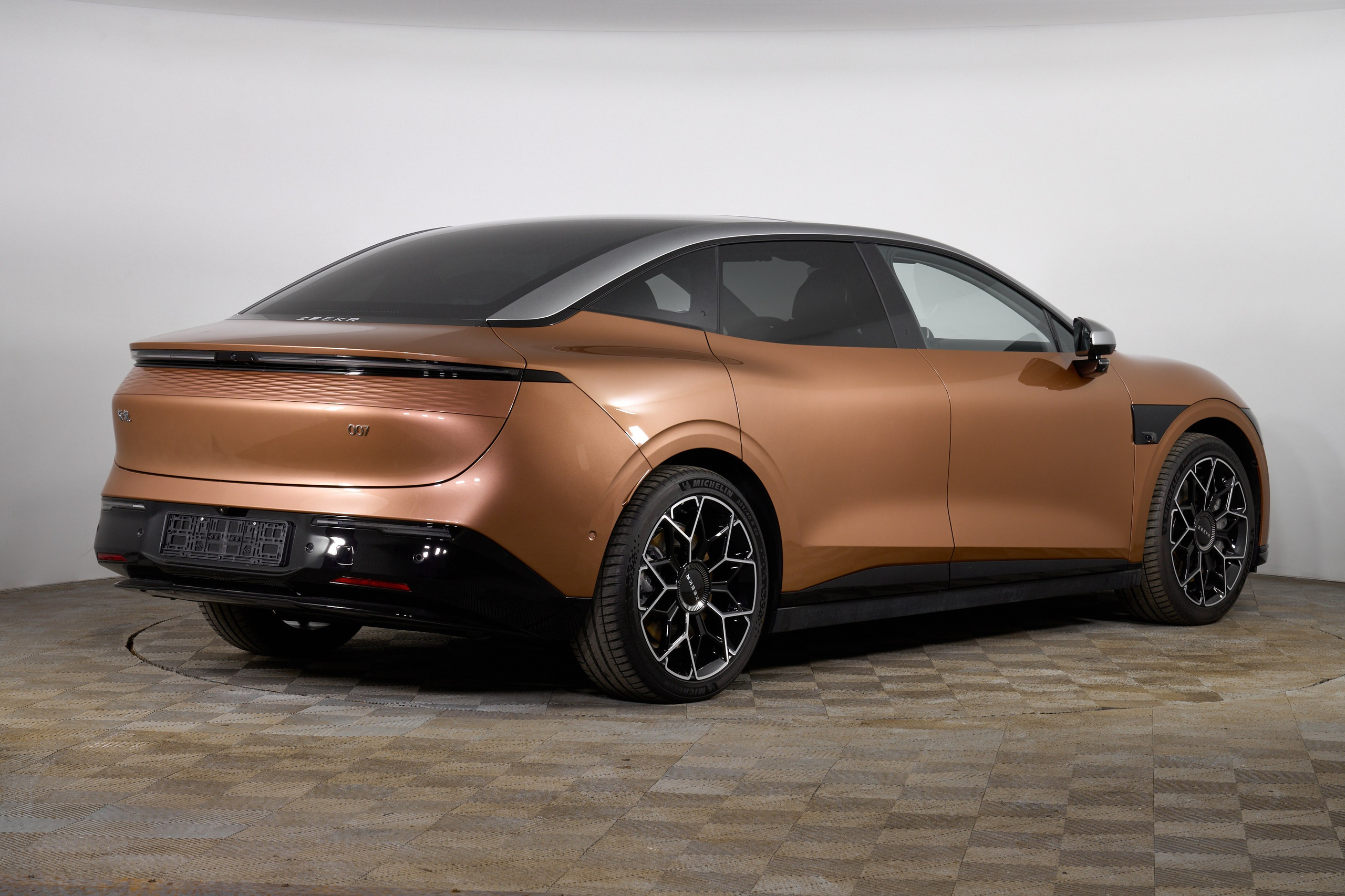 Zeekr 007_2. Фотограф Николай Прокофьев модельные тесты в Москве