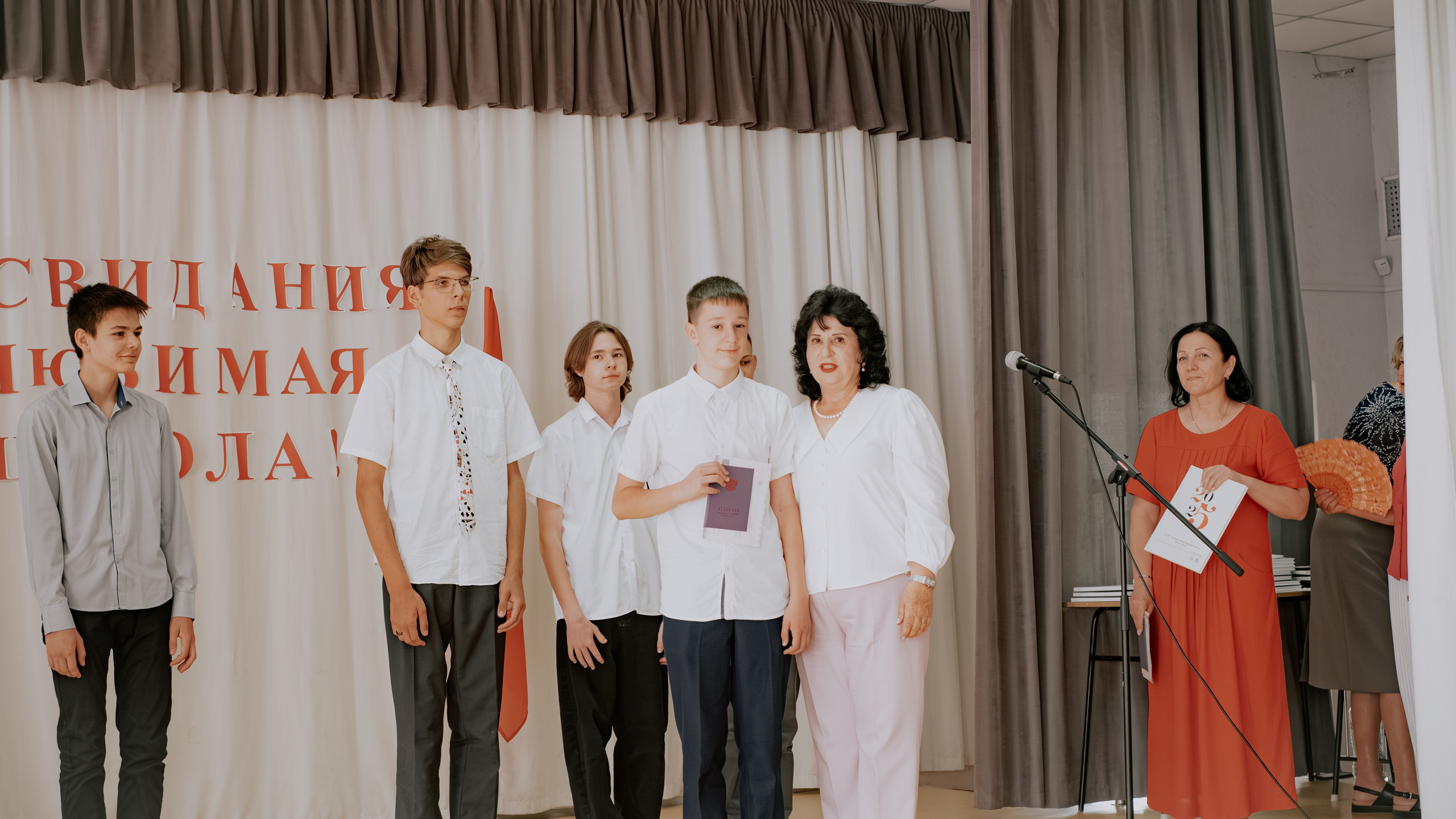 Кейс — Школьный выпускной. Коммерческий и Портретный Фотограф Симферополь Крым Максим Махо