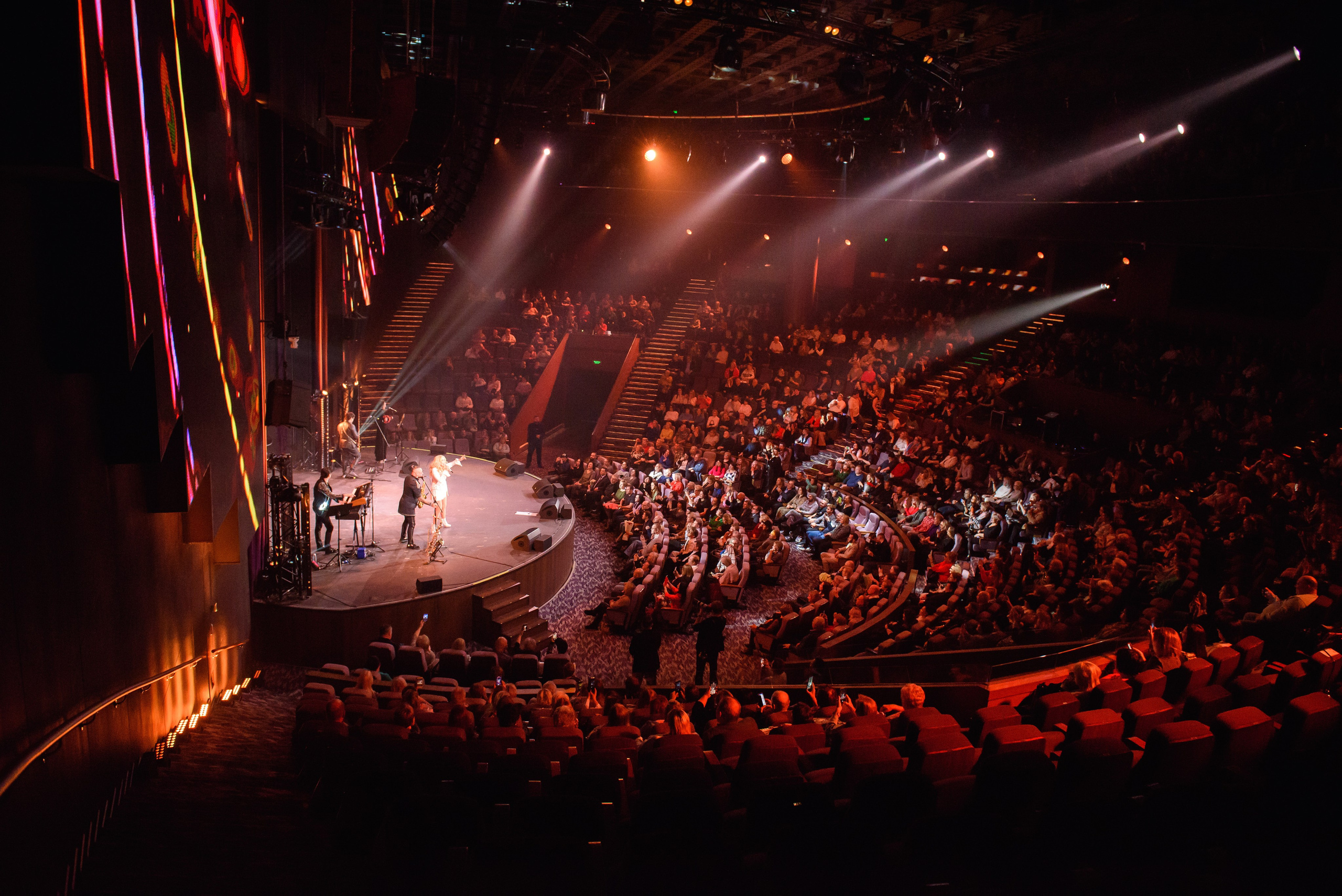 Маша Распутина — «Имена на все времена», Вегас Сити Холл. Бренд-фотограф для экспертов и блогеров в Москве Влада Горбовская