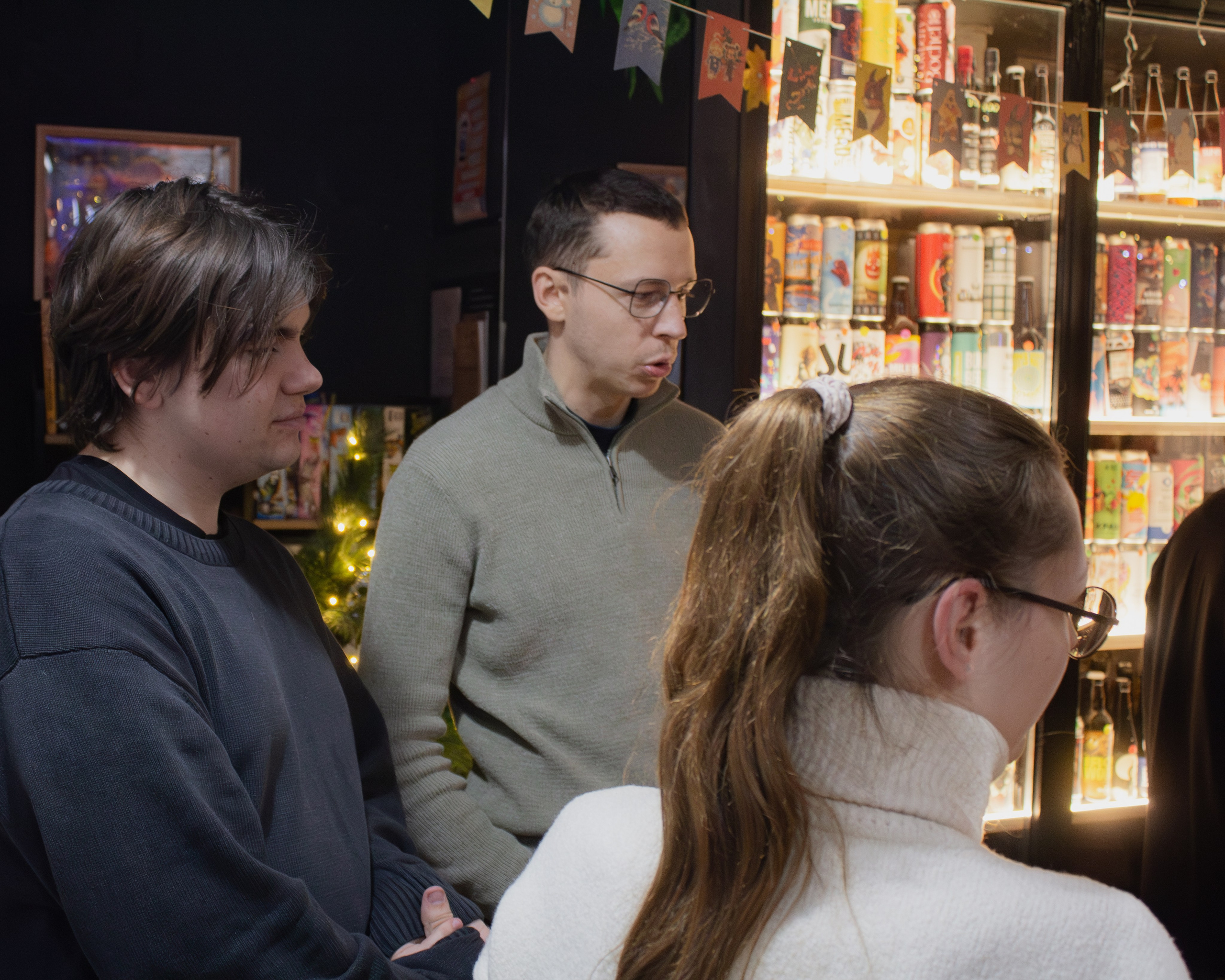 Фотовыставка Михаила Лобачёва @Comma Bar. Матвей Егоров — репортажный фотограф в Краснодаре