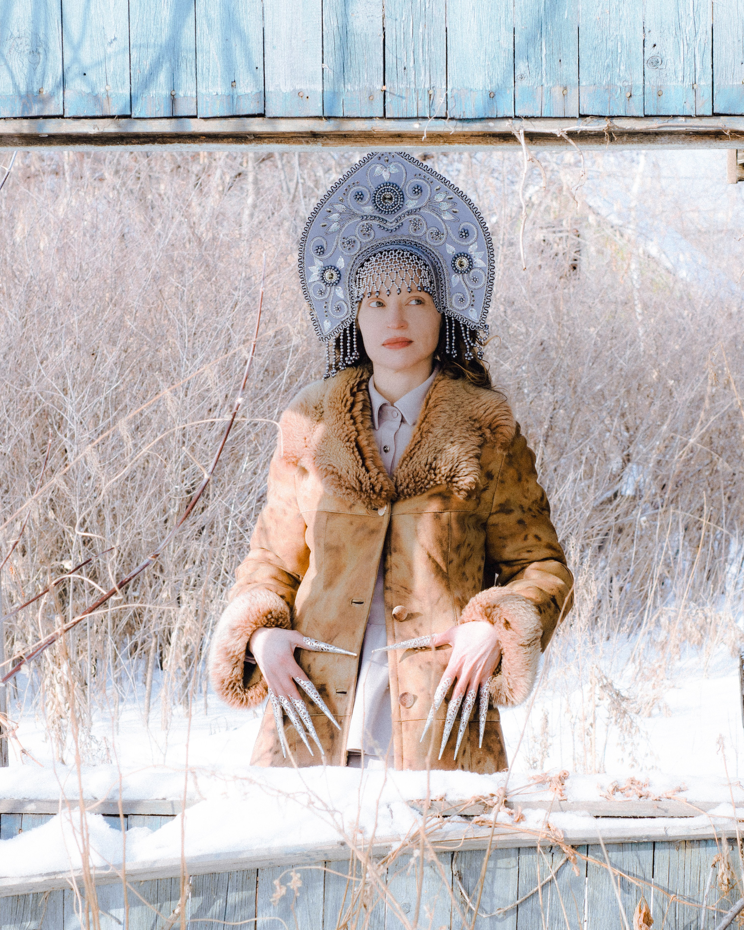 THE ROOT TETHER. Yulia Yurchevskaya | Art Director & Visual Visionary