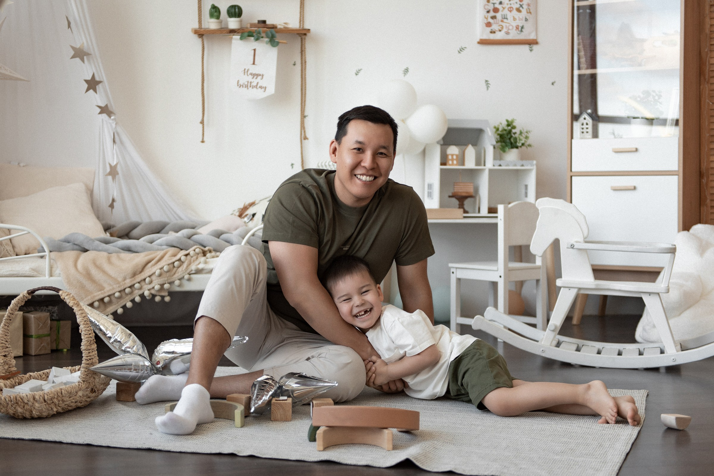 семейная фотосессия в студии на годик