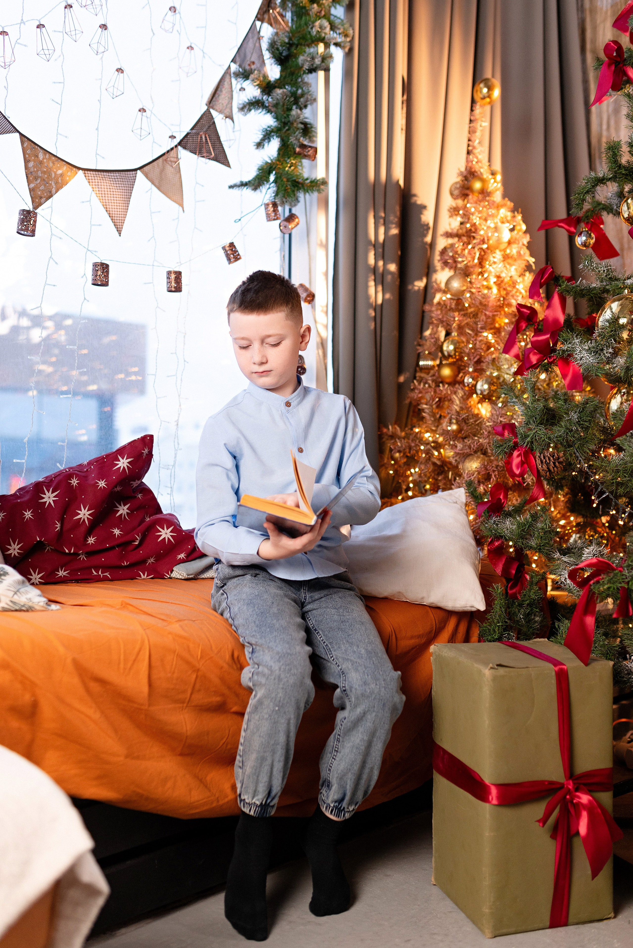 Семейная фотостудии Питер, зал Невский. Детский и семейный фотограф в Сургуте и Нефтеюганске Анна Старцева