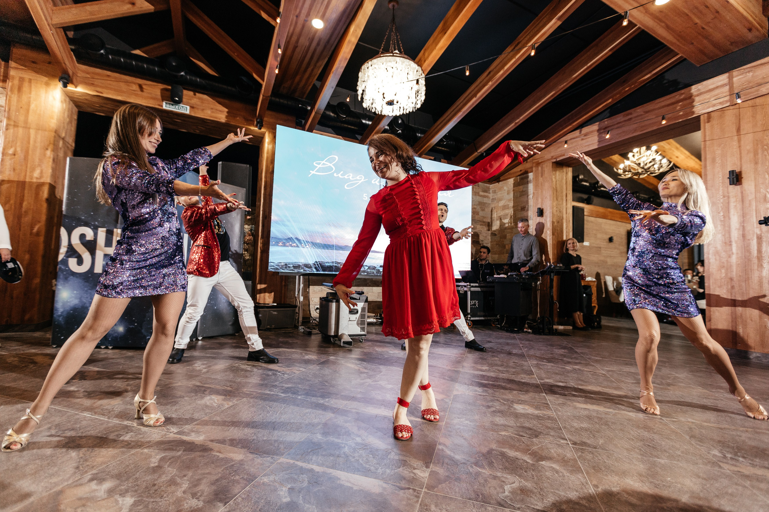 Свадебный фотограф Уфа — Руслан ГабдлисламовЖивые эмоции, красивые кадры, воспоминания на всю жизнь.Работаю по всей Республике Башкортоста. Свадебный фотограф Уфа Руслан Габдлисламов