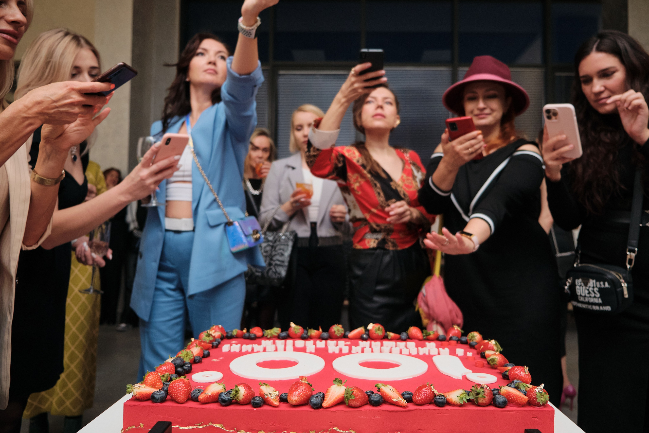 Открытие салона 100 градусов. Антон Ив