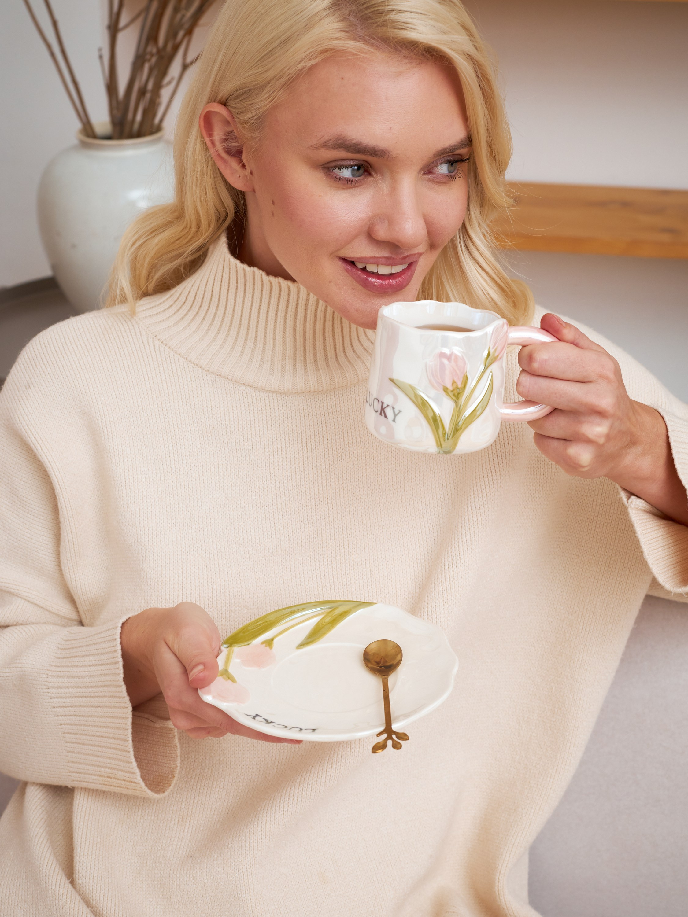 Фотосъемка посуды термосов Екатеринбург товары для кухни Wildberries ВБ Ozon предметка Екб заказать цена. Фотограф Екатеринбург Анастасия Жерновская | Маркетплейсы и нейрофото