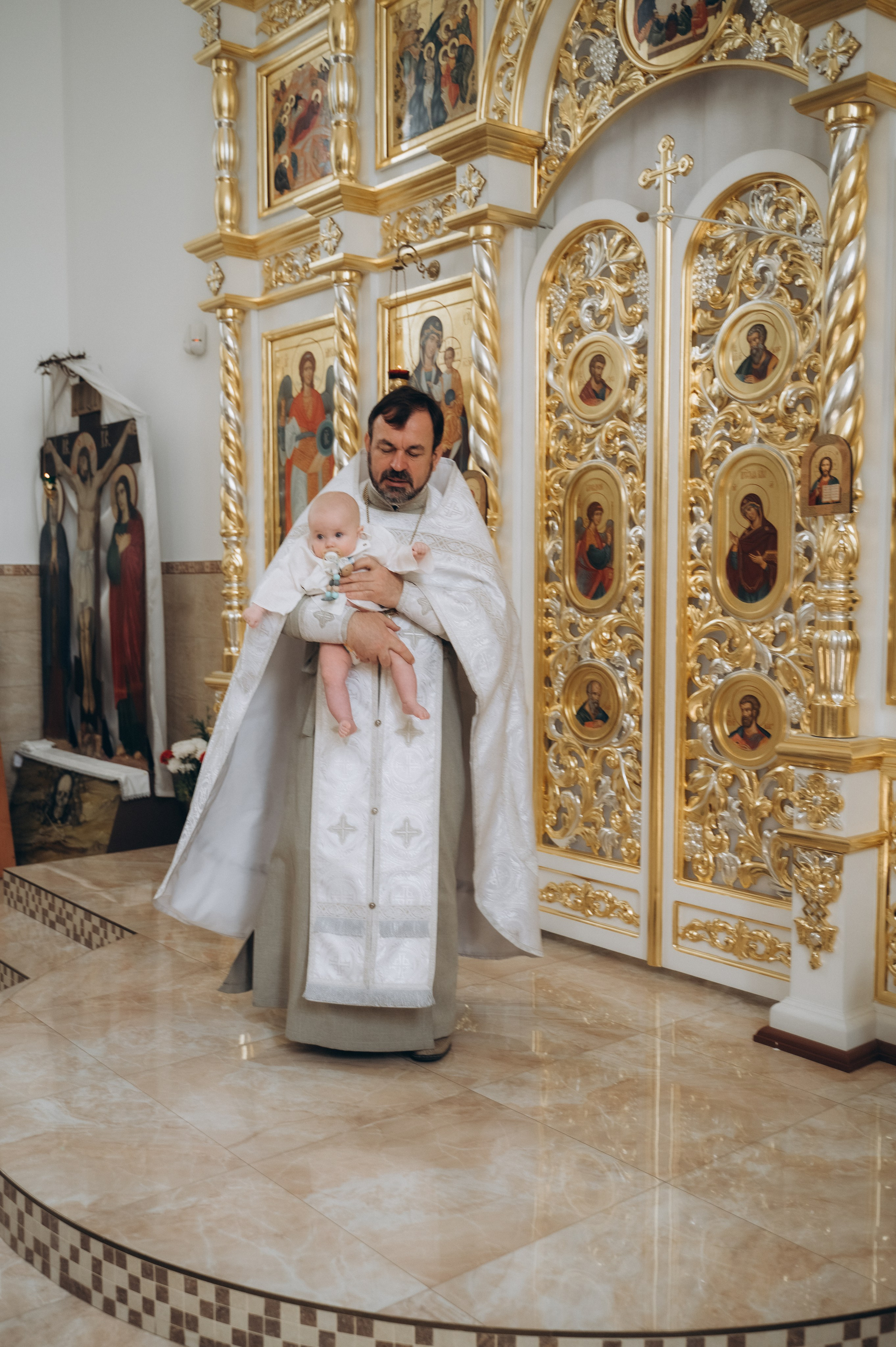 Крещение Корнелии (ХРАМ СВЯТИТЕЛЯ ЛУКИ КРЫМСКОГО). Семейный фотограф в Минске Дарья Дреко