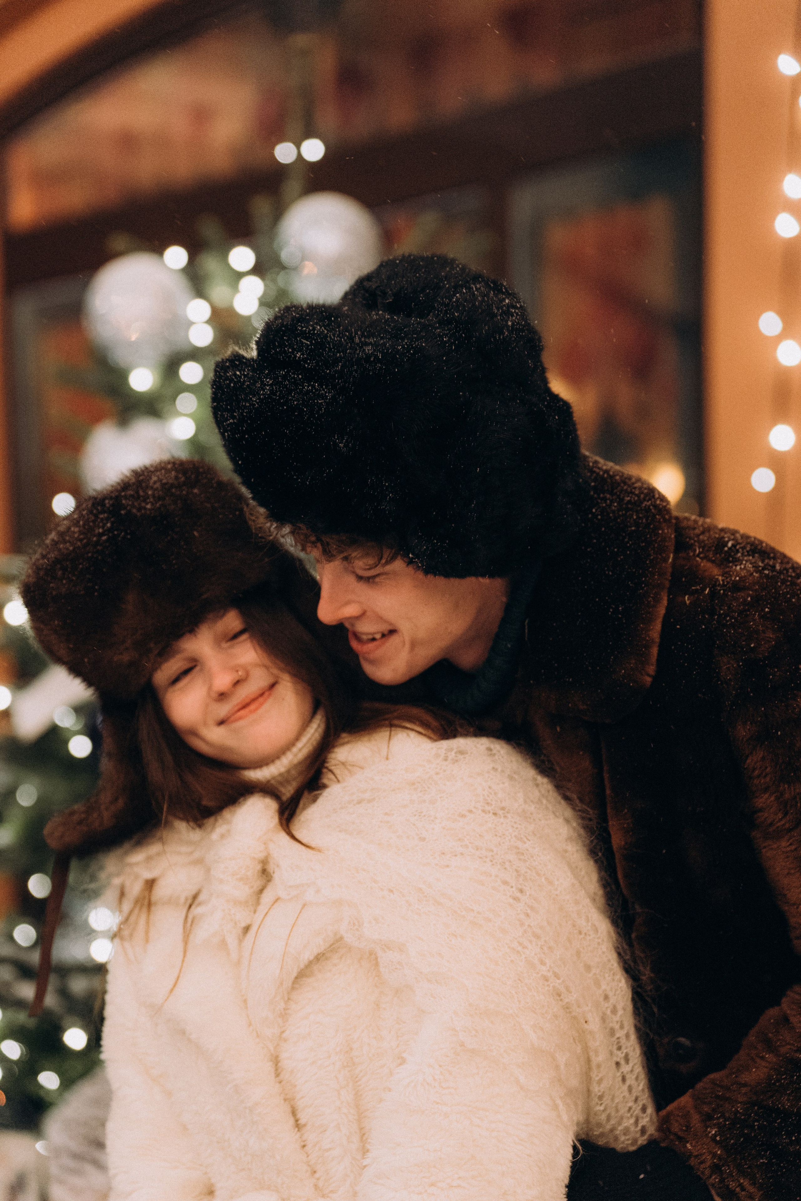 НОВОГОДНЯЯ ПРОГУЛКА ПАРЫ ПО ЧЕРНЫШЕВСКОЙ ПЕРЕД НОВЫМ ГОДОМ. Профессиональный фотограф, Санкт-Петербург — Виктория Богомолова