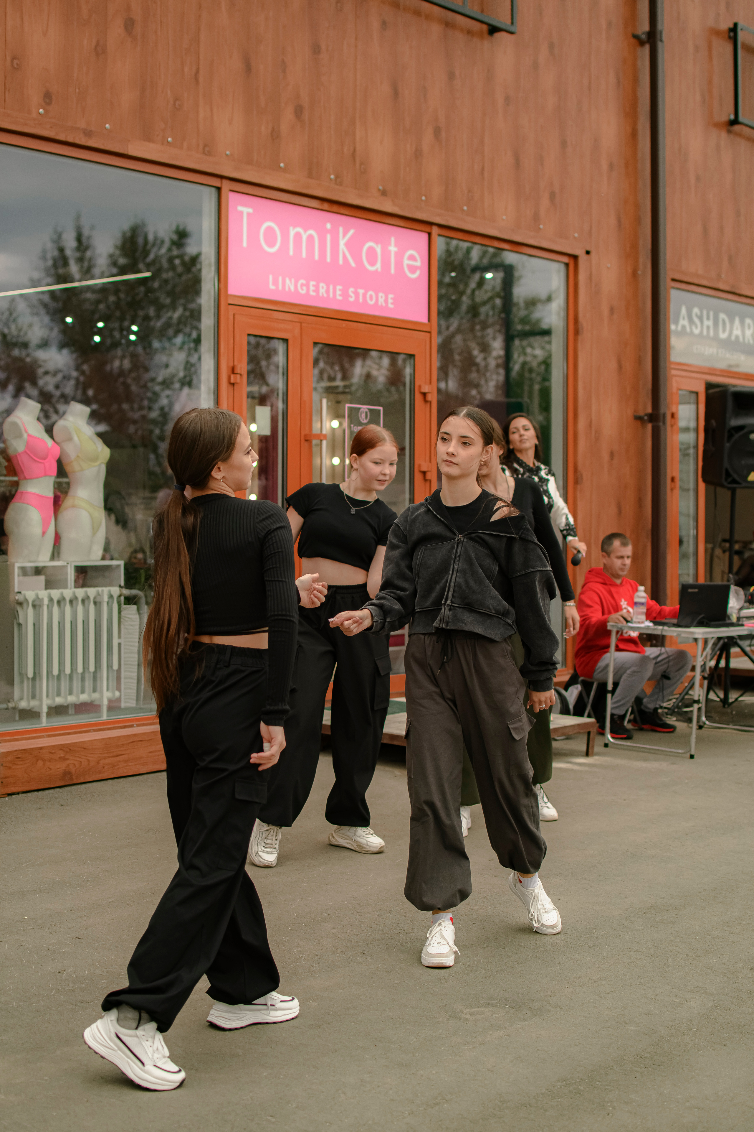 LASHDARK/ HB 3. Photokarish