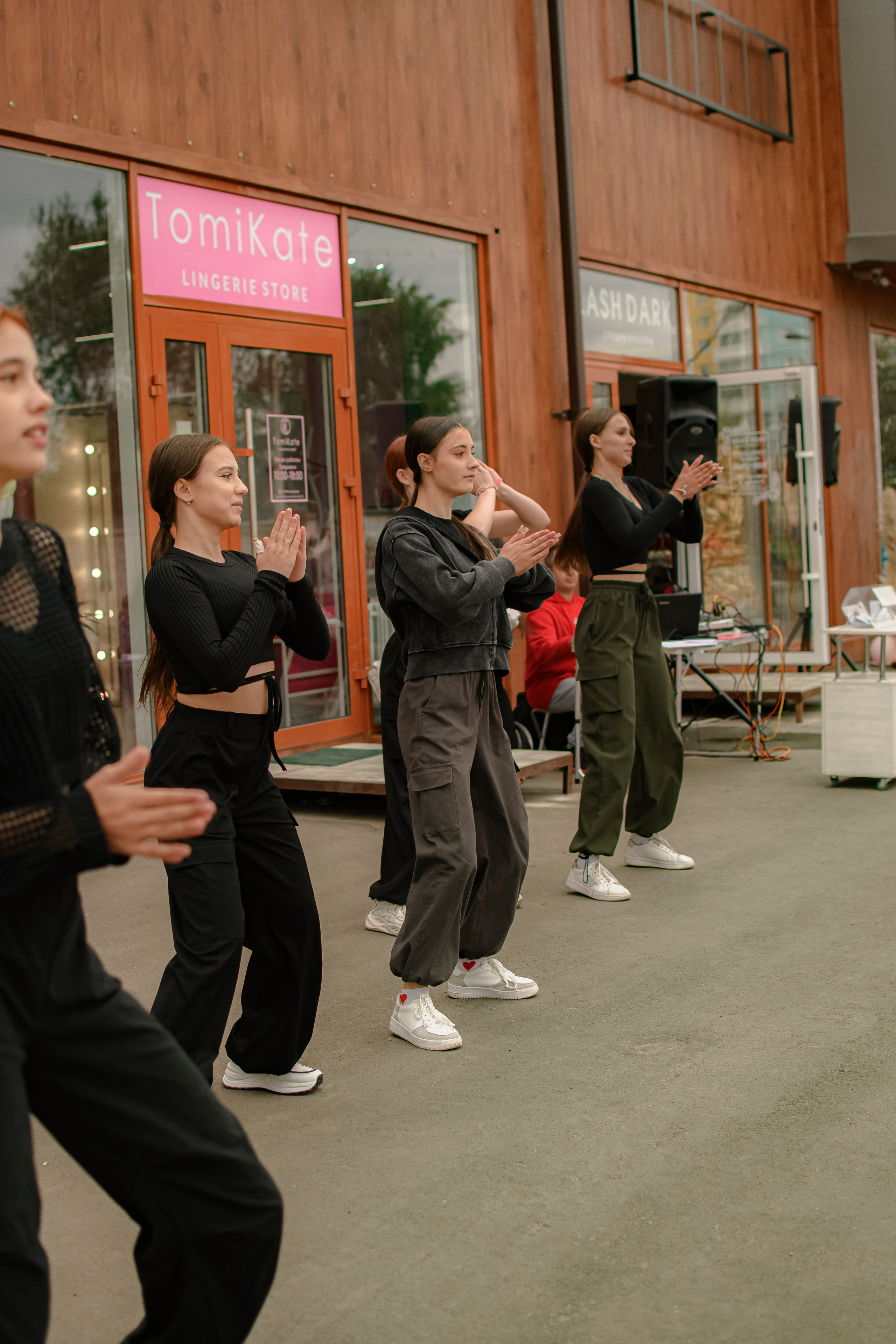 LASHDARK/ HB 3. Photokarish