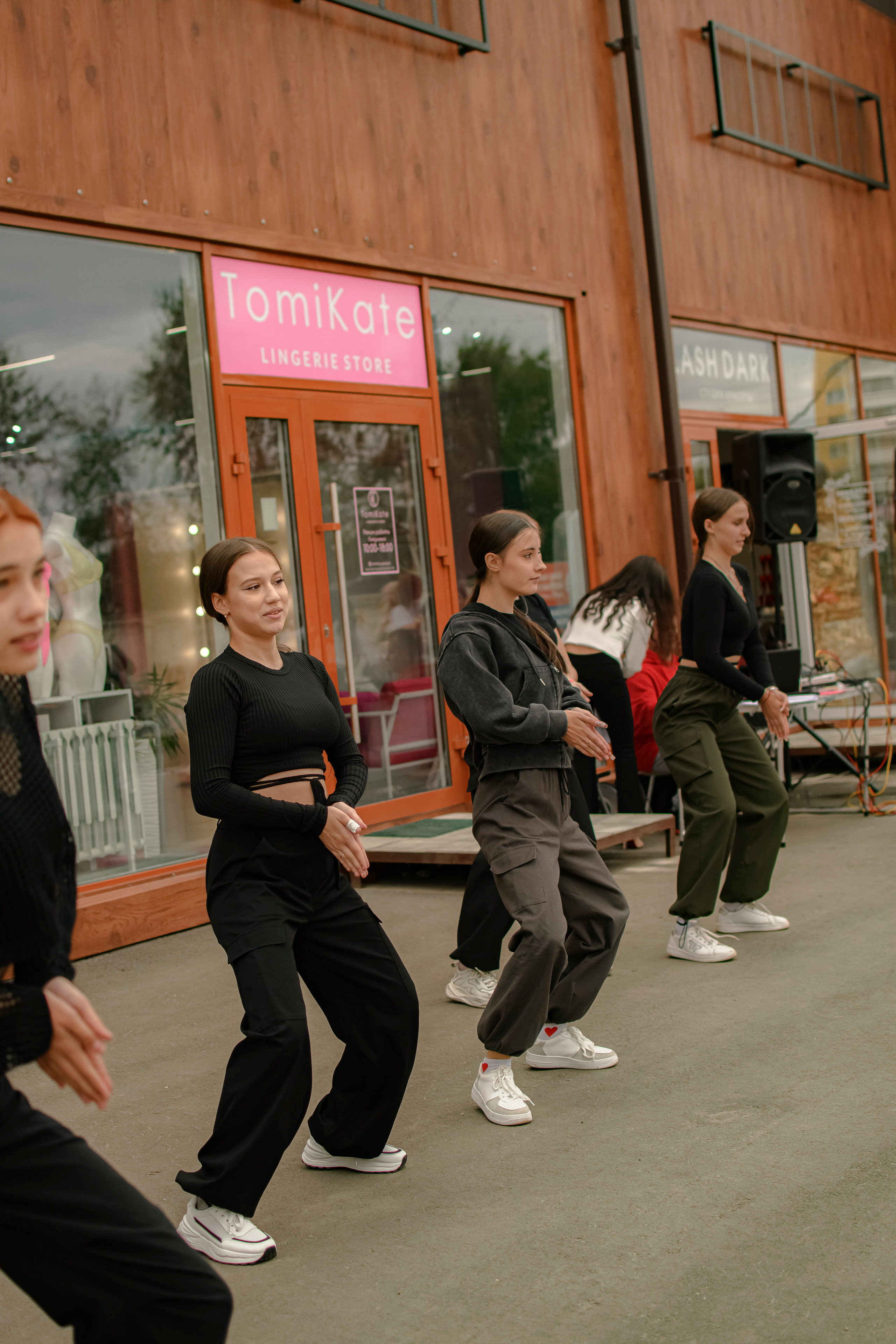 LASHDARK/ HB 3. Photokarish