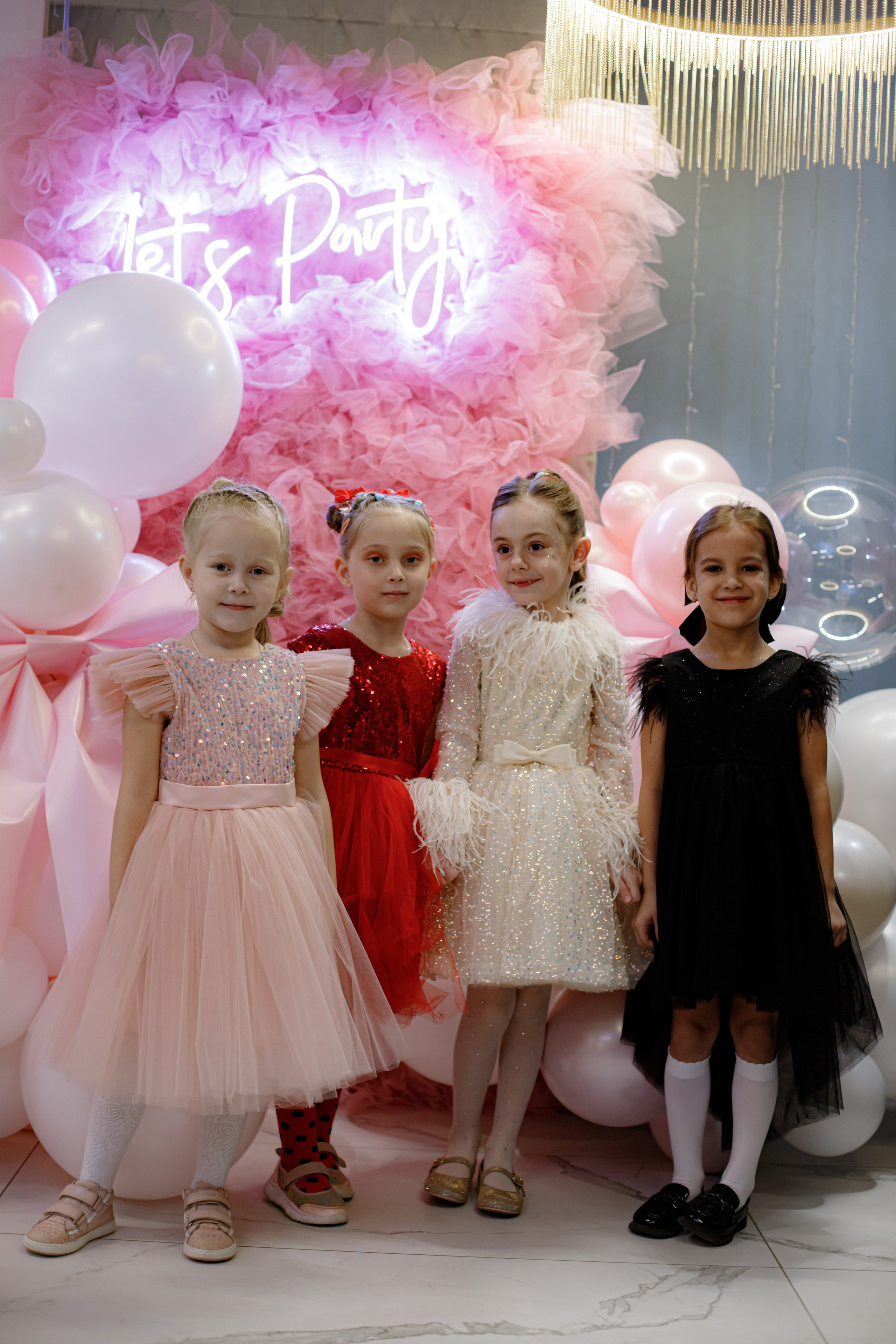 ASIA'S BIRTHDAY PARTY. Photokarish