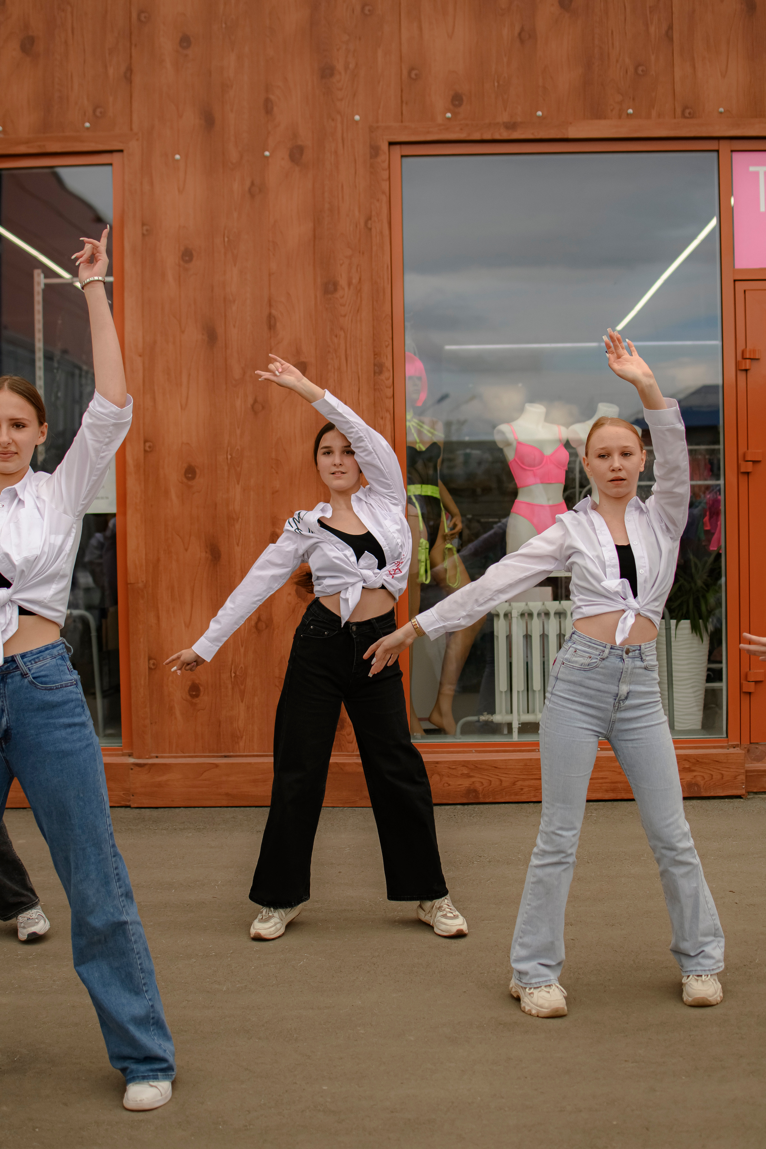 LASHDARK/ HB 3. Photokarish