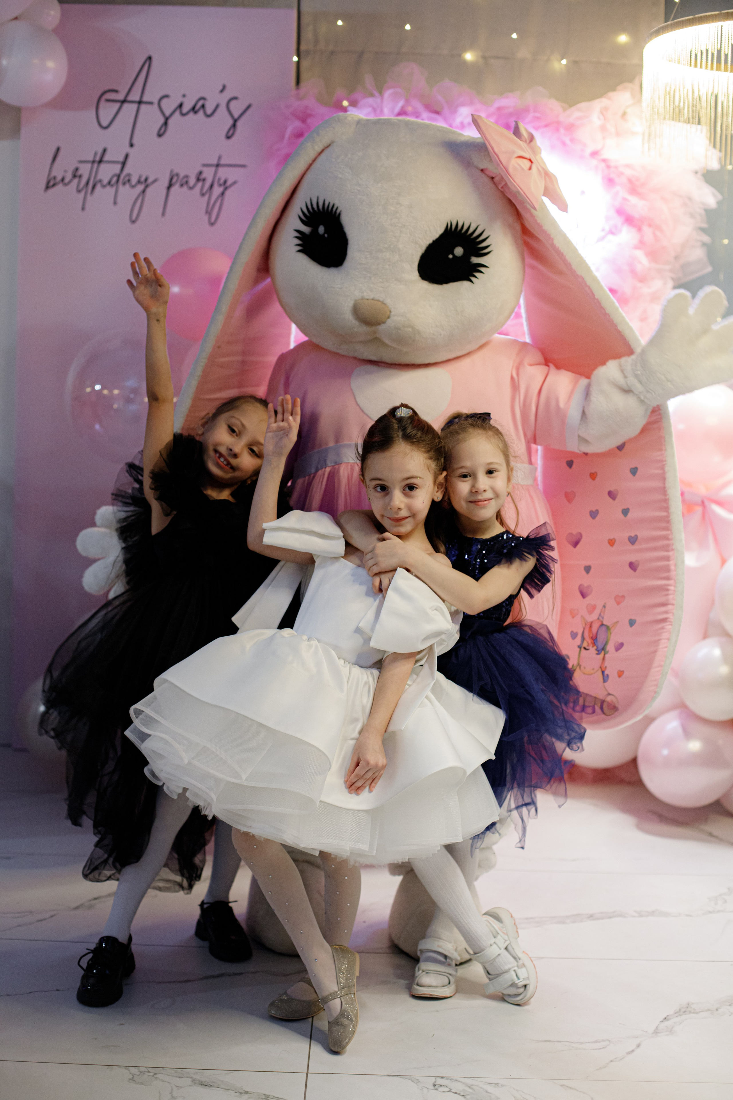 ASIA'S BIRTHDAY PARTY. Photokarish