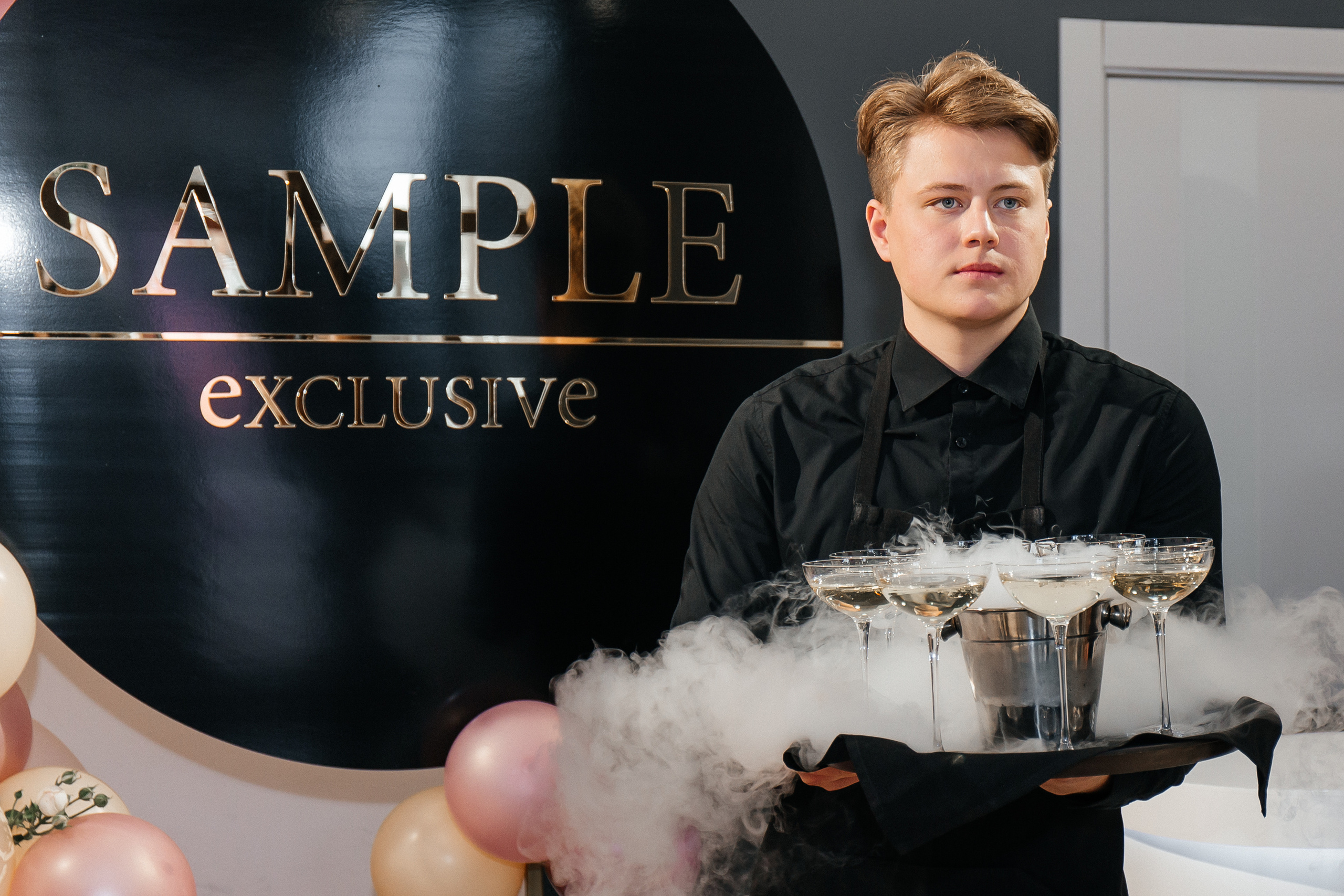 Sample. Для тех, кто не ждёт удачи, а создаёт её. Каждая фотосессия — это твой момент, твой стиль, твой успех. 📸