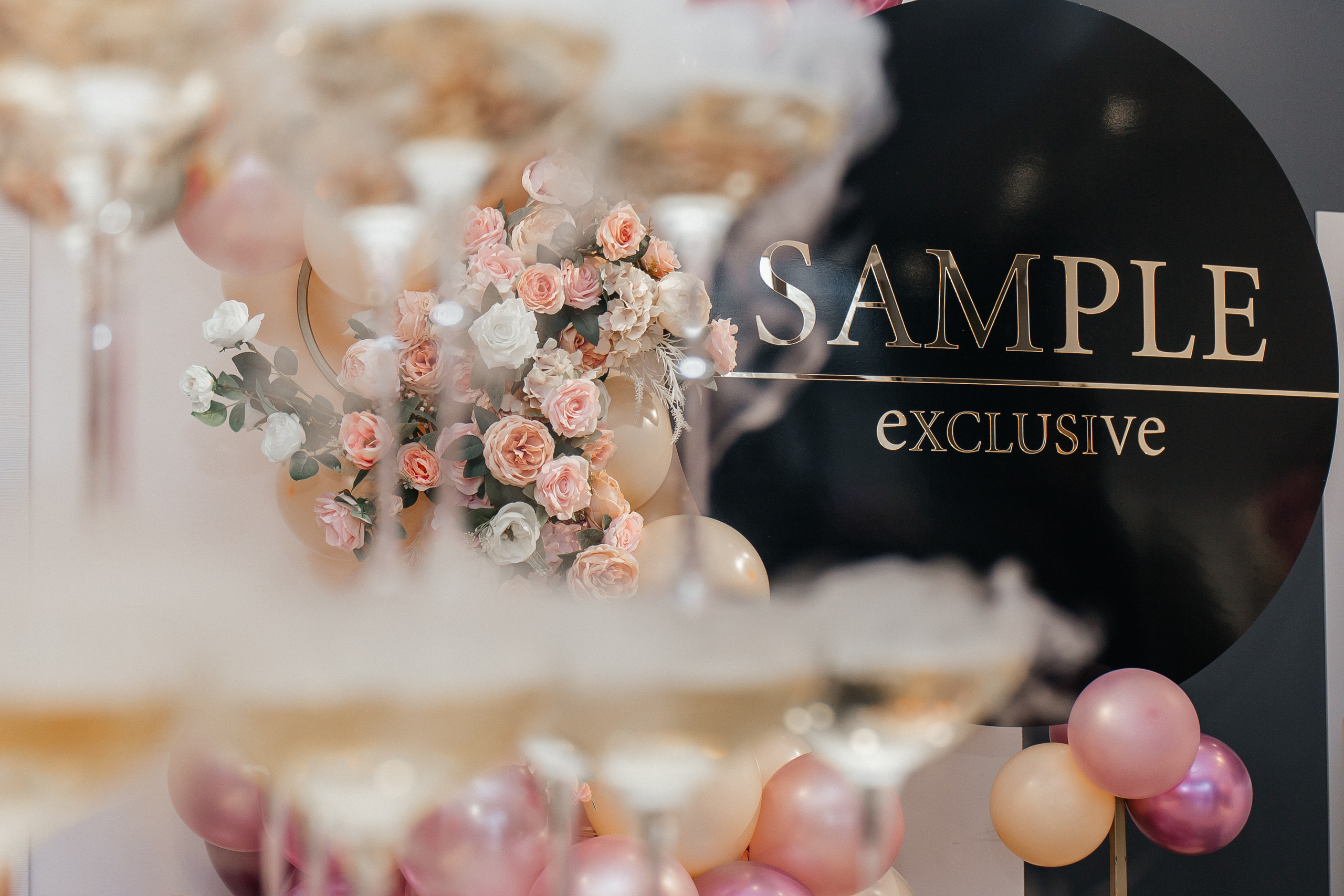 Sample. Для тех, кто не ждёт удачи, а создаёт её. Каждая фотосессия — это твой момент, твой стиль, твой успех. 📸