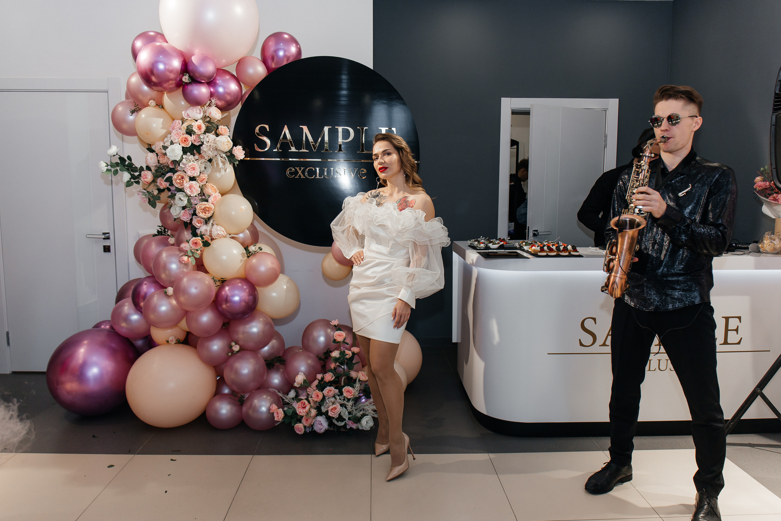 Sample. Для тех, кто не ждёт удачи, а создаёт её. Каждая фотосессия — это твой момент, твой стиль, твой успех. 📸