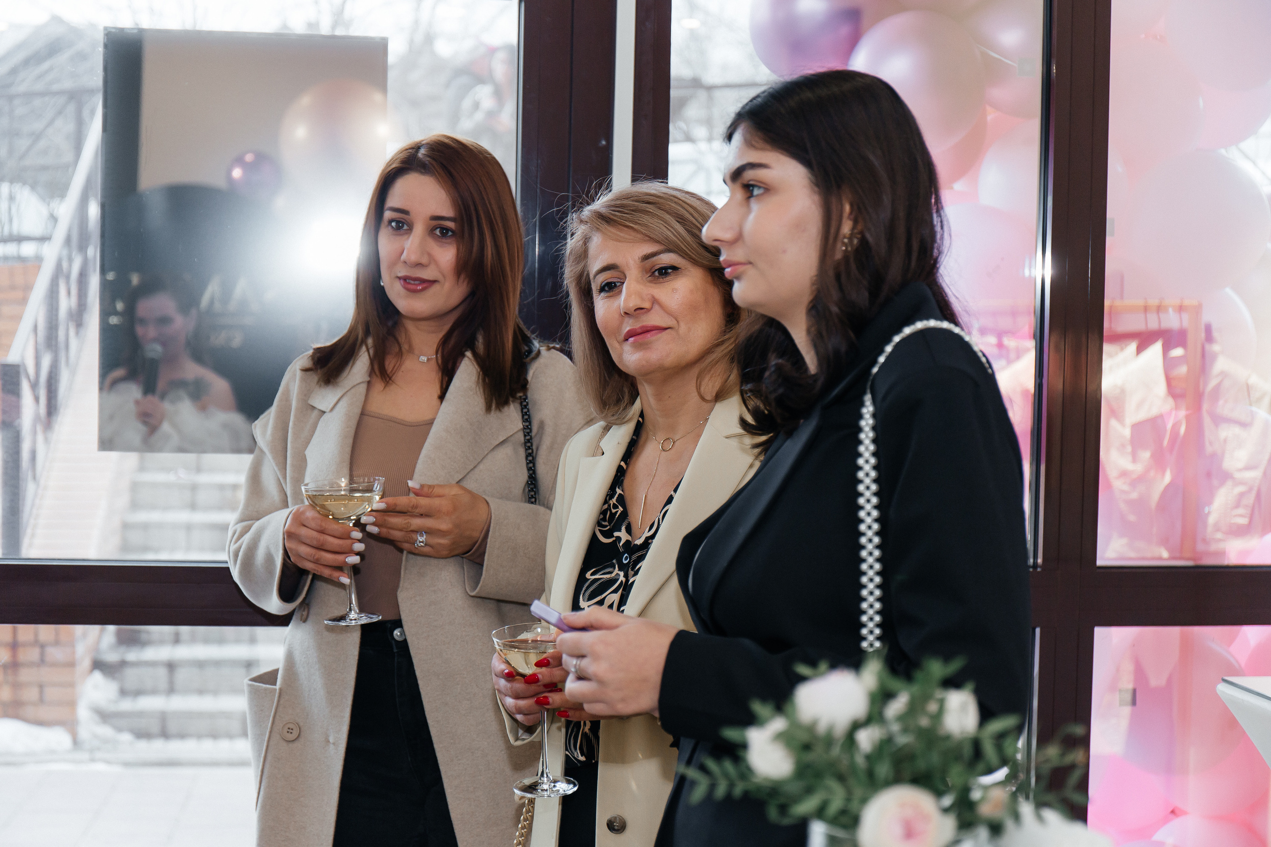 Sample. Для тех, кто не ждёт удачи, а создаёт её. Каждая фотосессия — это твой момент, твой стиль, твой успех. 📸