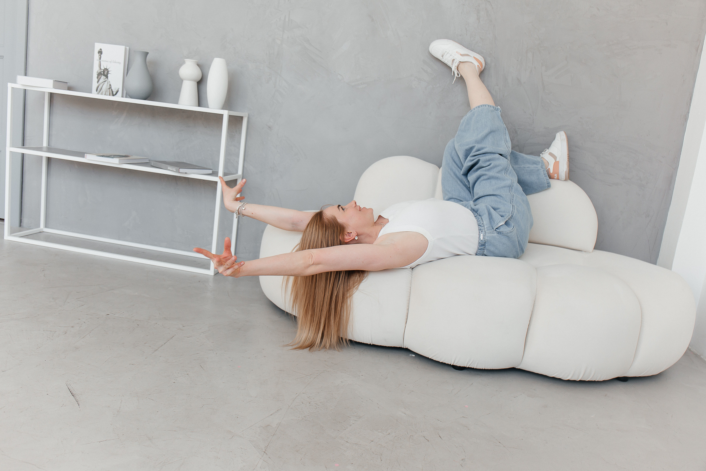 Алёна. Для тех, кто не ждёт удачи, а создаёт её. Каждая фотосессия — это твой момент, твой стиль, твой успех. 📸