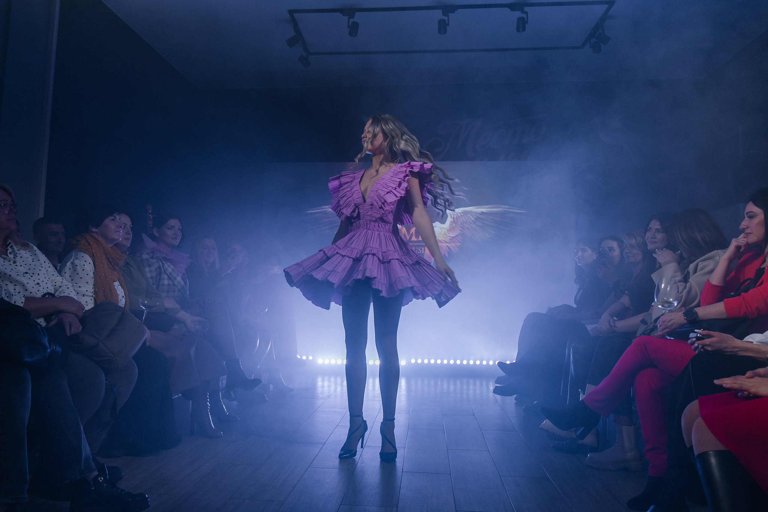 Sample. Для тех, кто не ждёт удачи, а создаёт её. Каждая фотосессия — это твой момент, твой стиль, твой успех. 📸