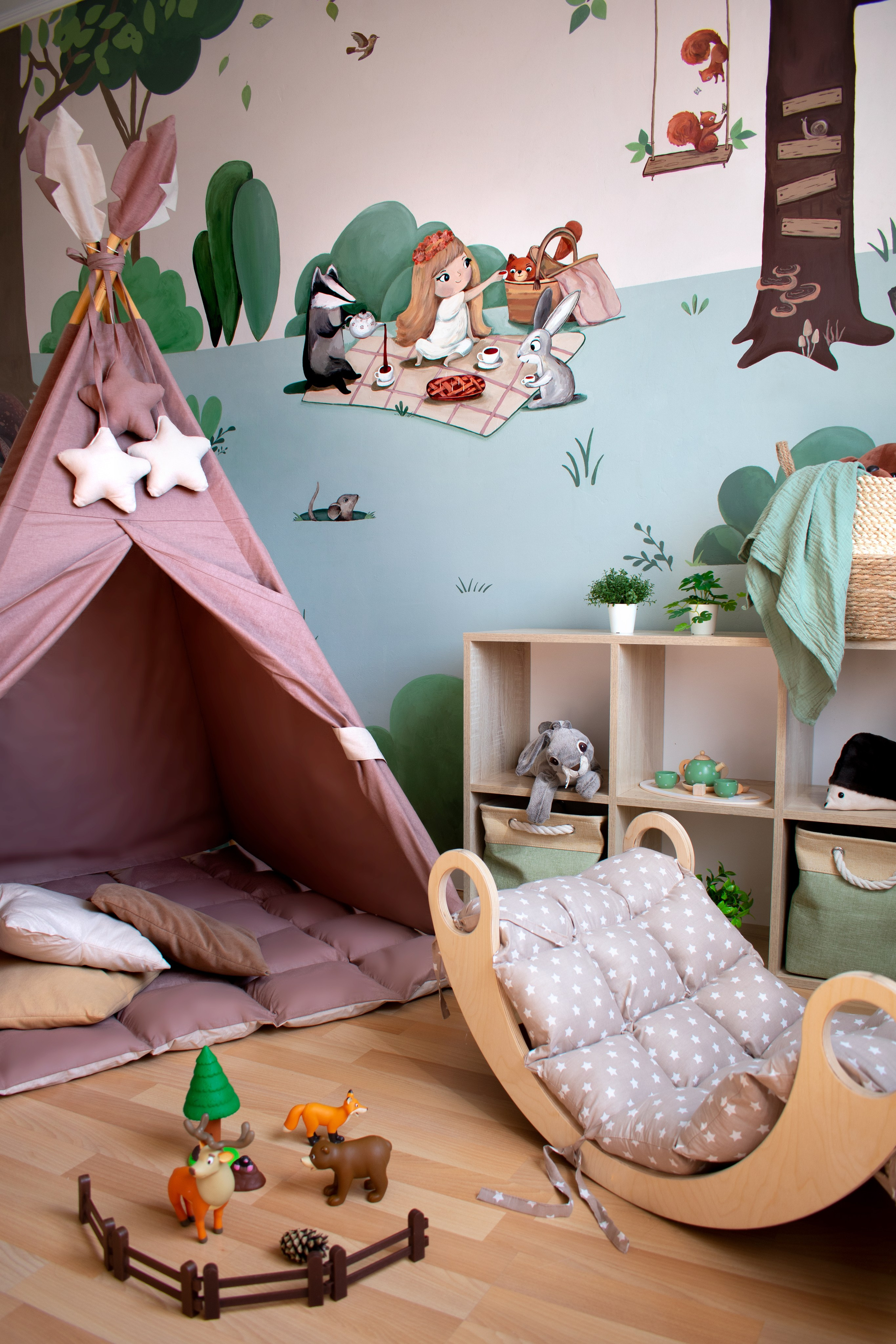 Настенная живопись. Роспись стен и декор в детских комнатах Москва и Подмосковье