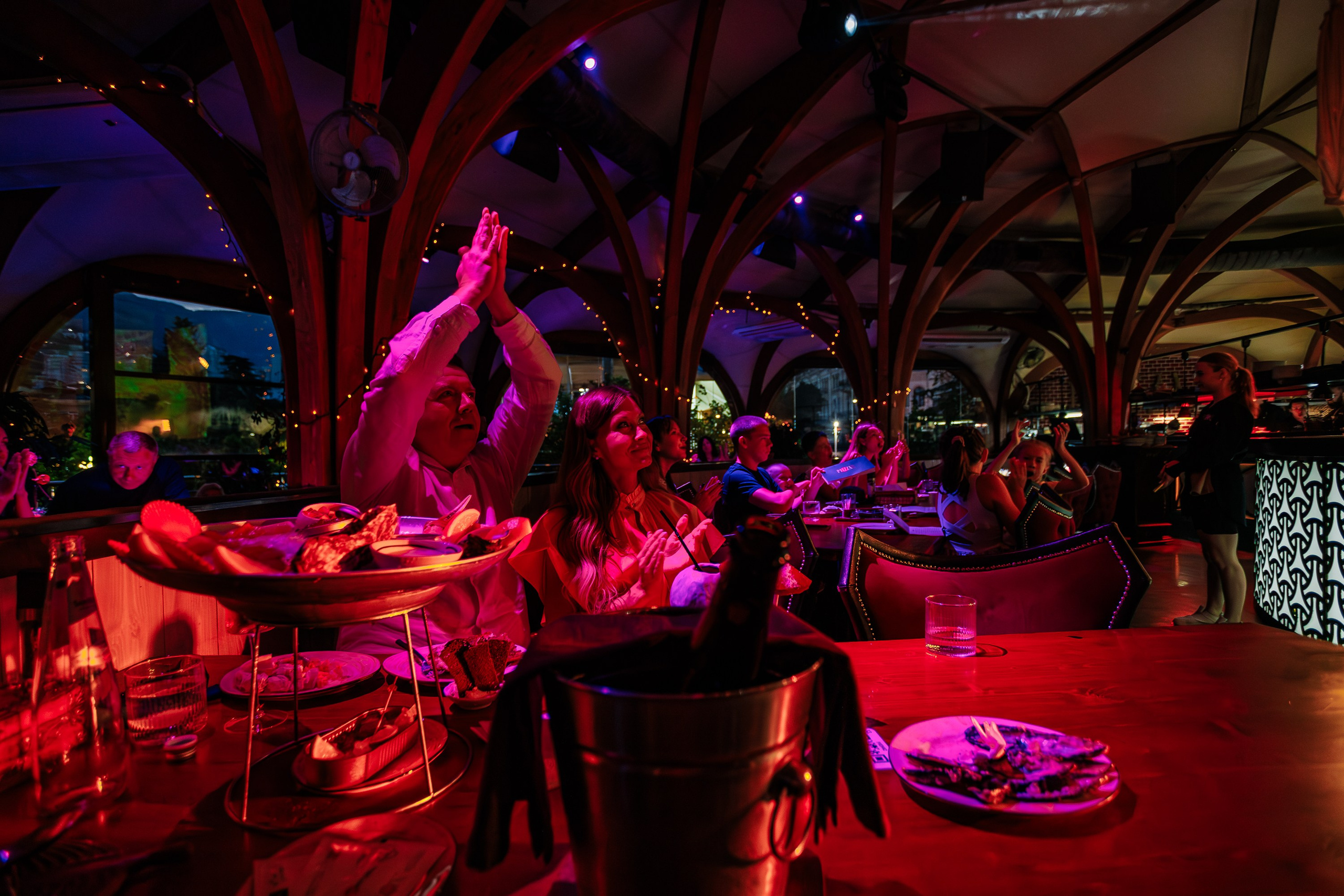 PTIZZA SHOW. Gold & Black in Ptizza Bar_Ялта_6.07.2025. Аминов Руслан | Фотограф