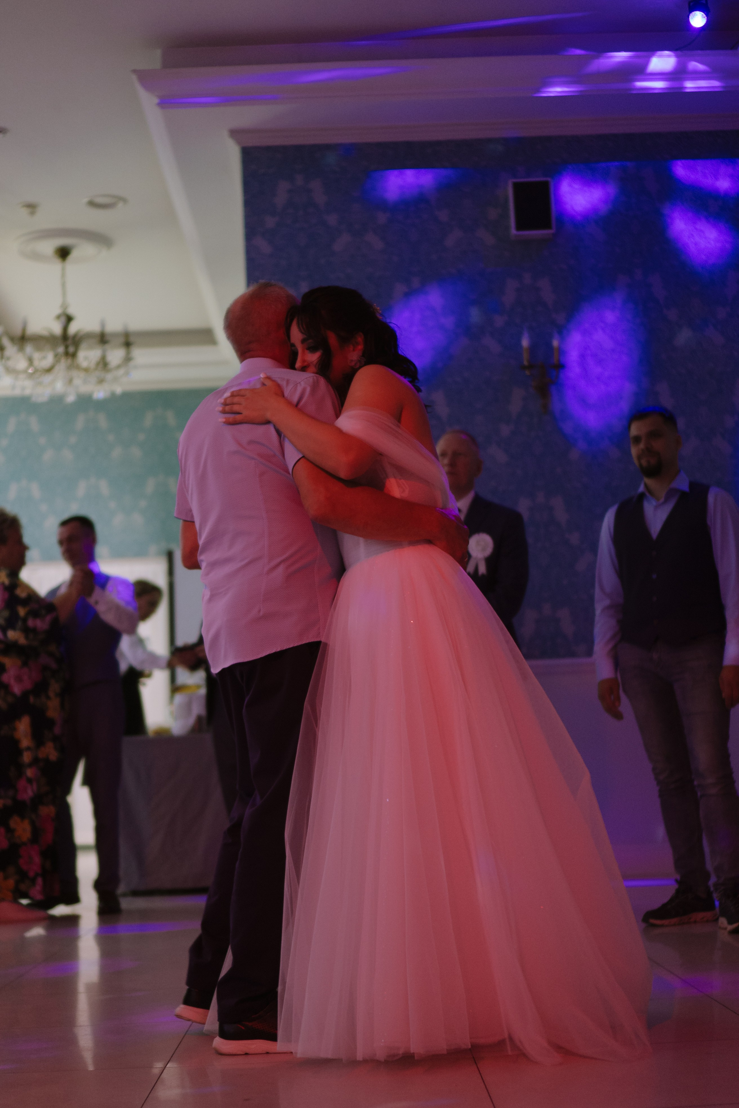 ТАНЕЦ ОТЦА И ДОЧЕРИ НА БАНКЕТЕ (СВАДЕБНАЯ ФОТОСЕСИИЯ БАНКЕТА). Профессиональный фотограф, Санкт-Петербург — Виктория Богомолова