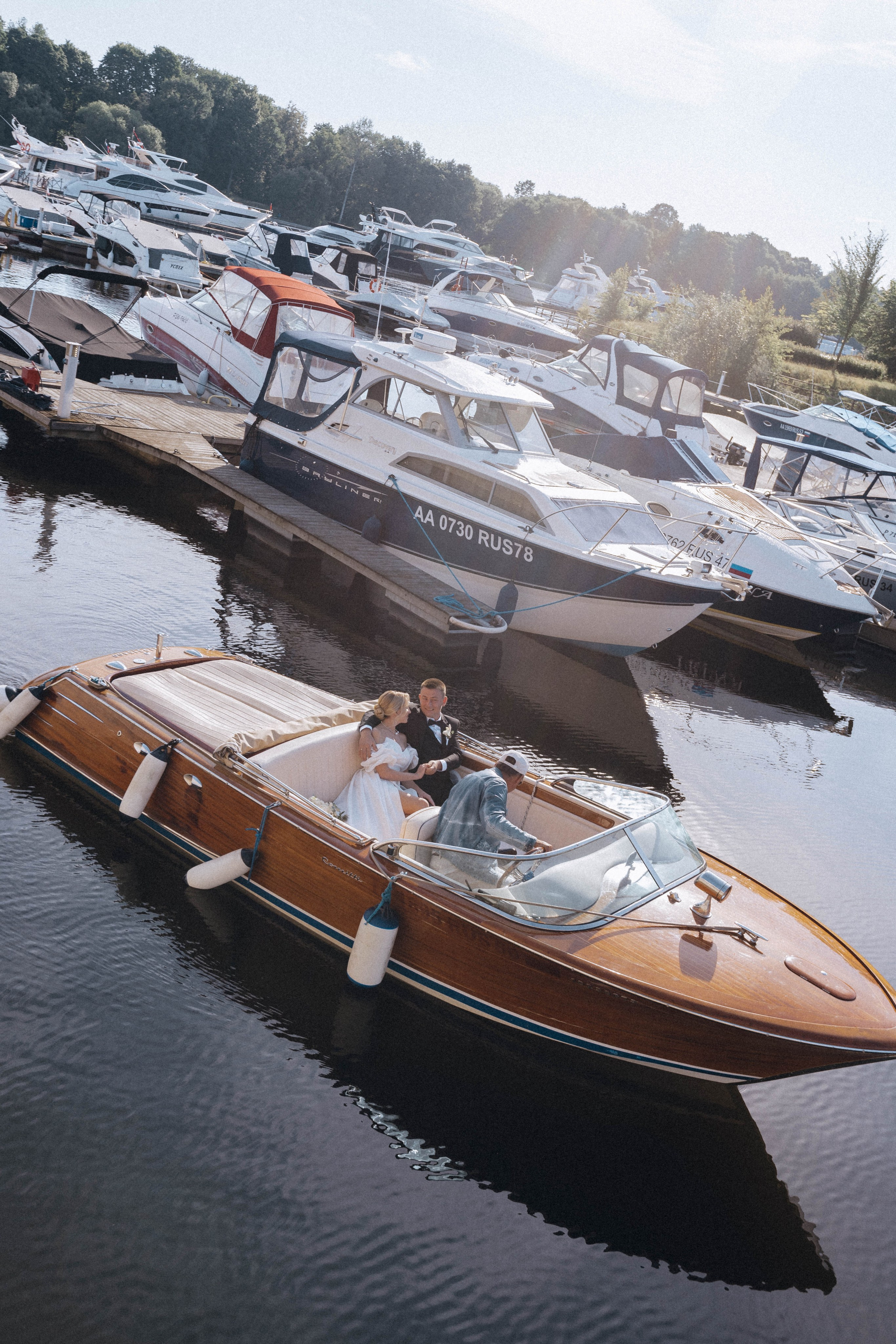 СВАДЕНБНАЯ СЬЕМКА НА КАТЕРЕ ПО КАНАЛАМ САНКТ-ПЕТЕРБУРГА И В АКВАТОРИИ НЕВЫ. Профессиональный фотограф, Санкт-Петербург — Виктория Богомолова