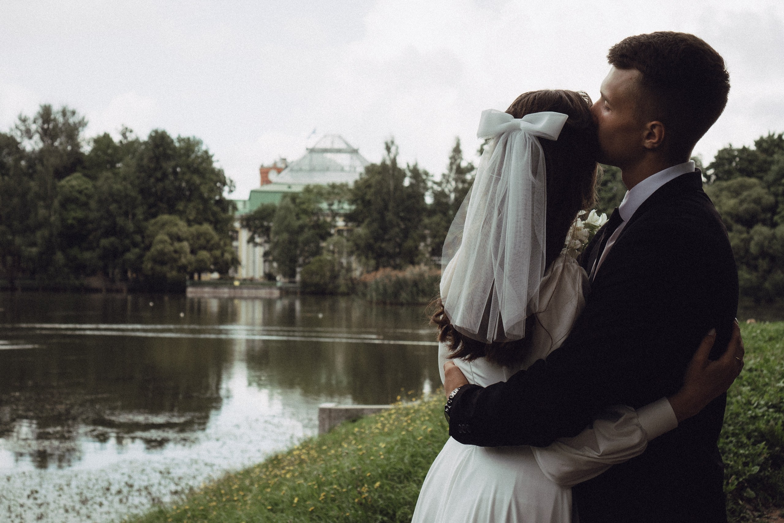 СВАДЕБНАЯ СЬЕМКА В ТАВРИЧЕСКОМ САДУ И ПРОГУЛКА ПО ЧЕРНЫШЕВСКОЙ. Профессиональный фотограф, Санкт-Петербург — Виктория Богомолова