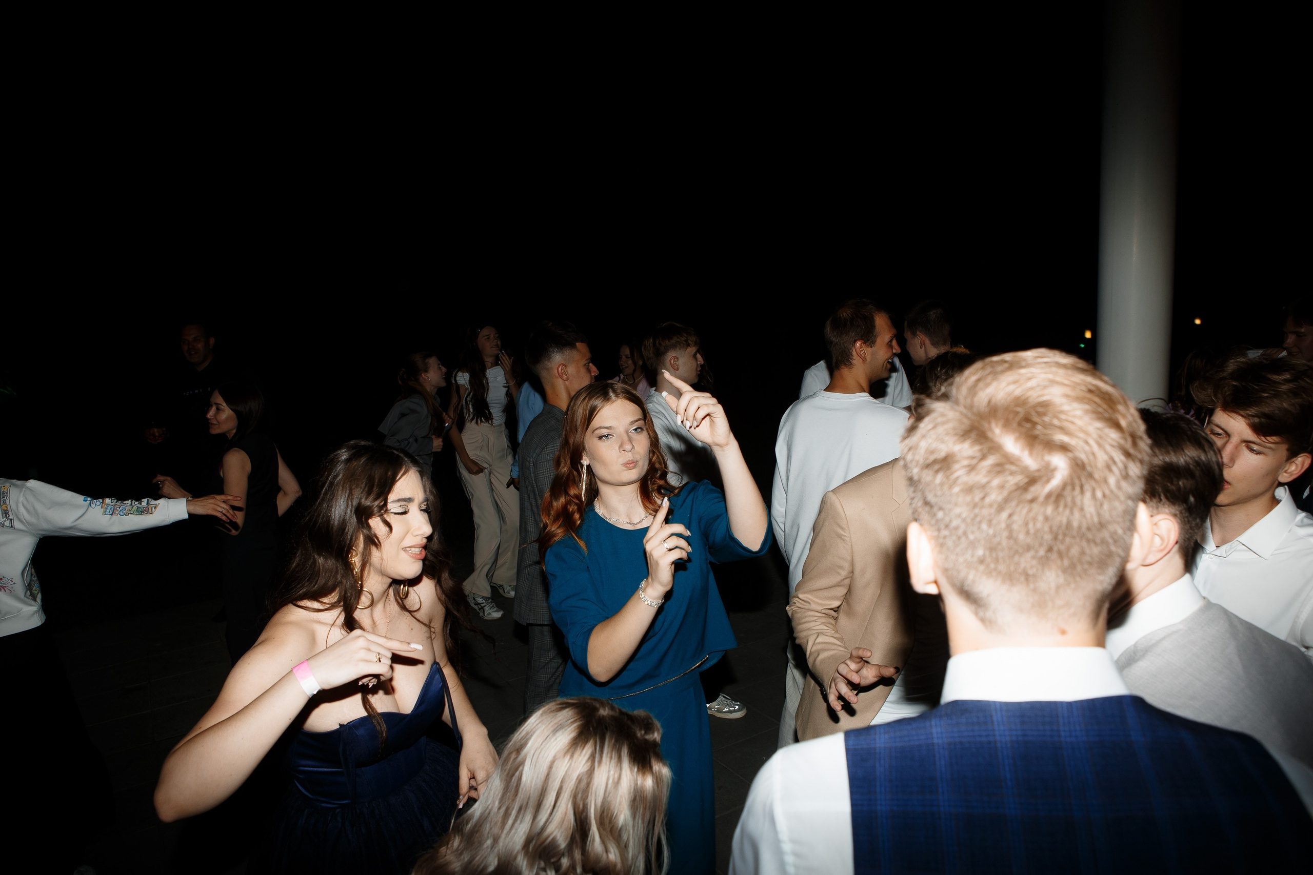 Выпускной Гимназия 12 2024 OpenHouse. Свадебный и портретный Фотограф в Липецке Дмитрий Котюков