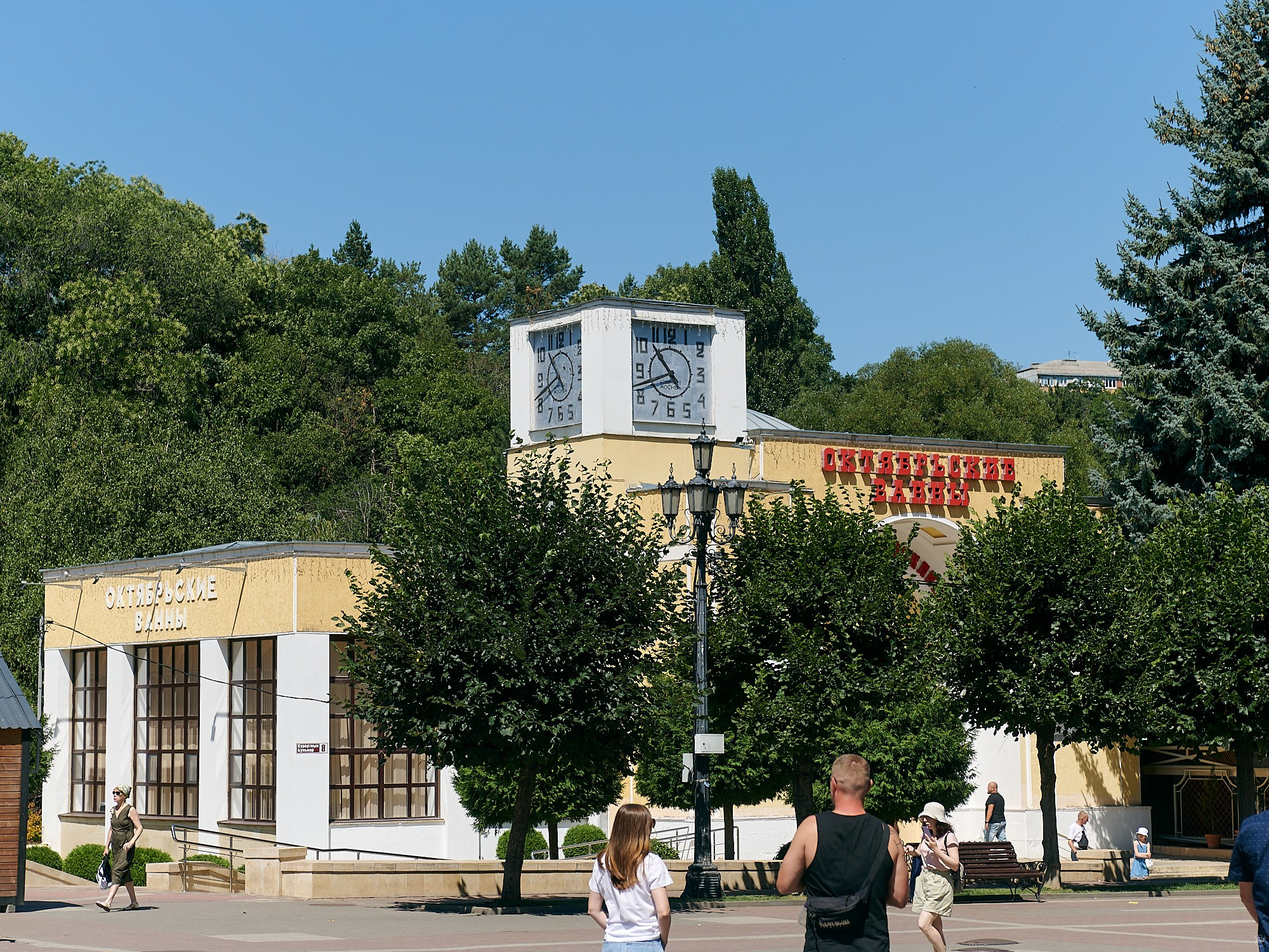 Кисловодск, Россия. Август 2024. Фотографии отовсюду и обо всем