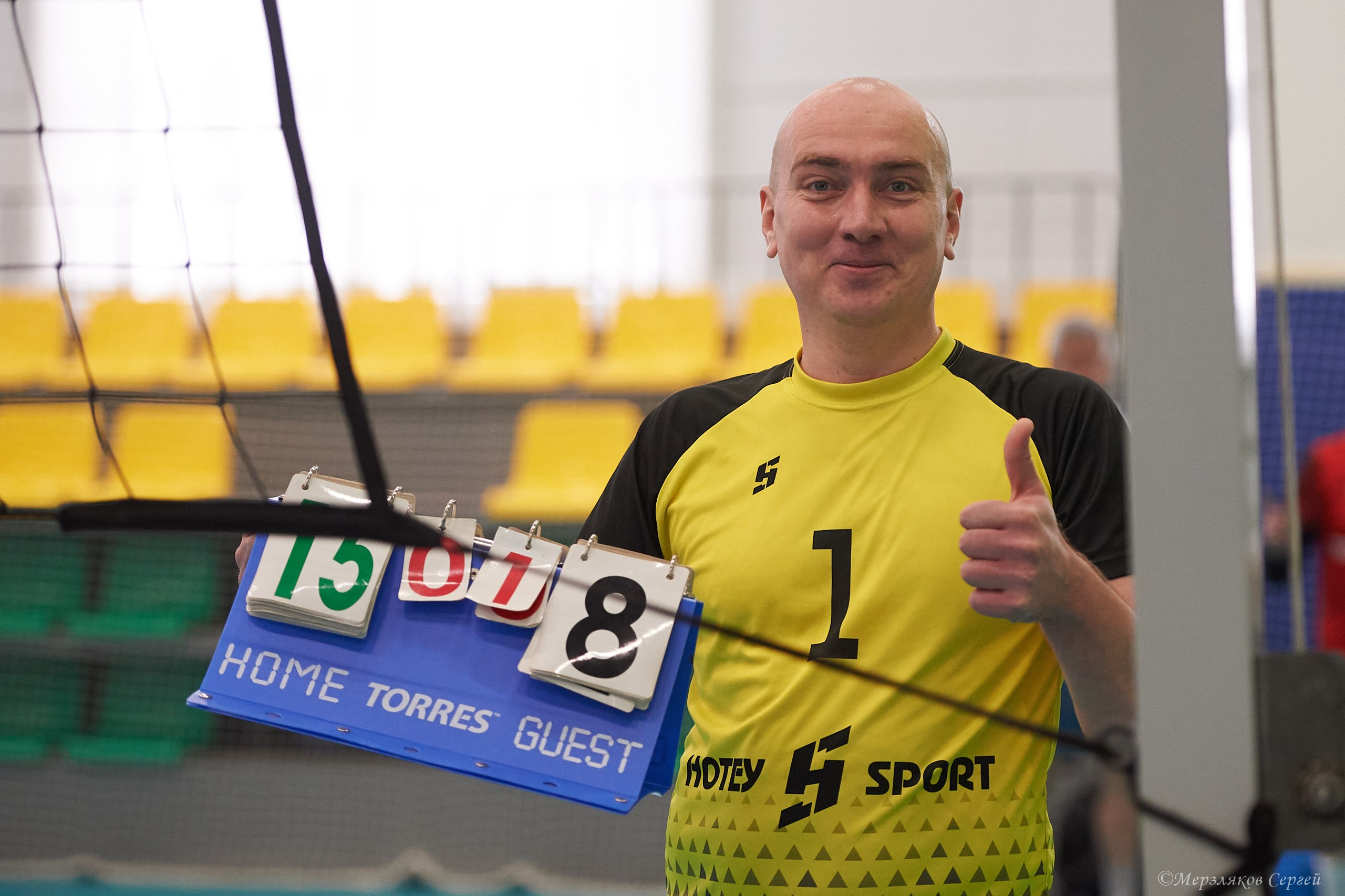 Новогодний волейбольный турнир. Ижевск. 16.12.23. Спортивный репортажный фотограф в Ижевске Сергей Мерзляков