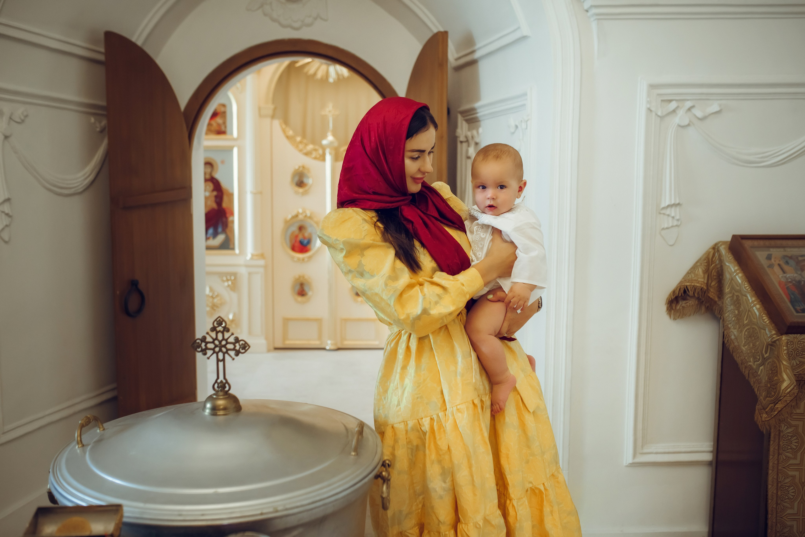 Крещение Эрнеста. Фотограф на Крещение, семейный фотограф в Москве