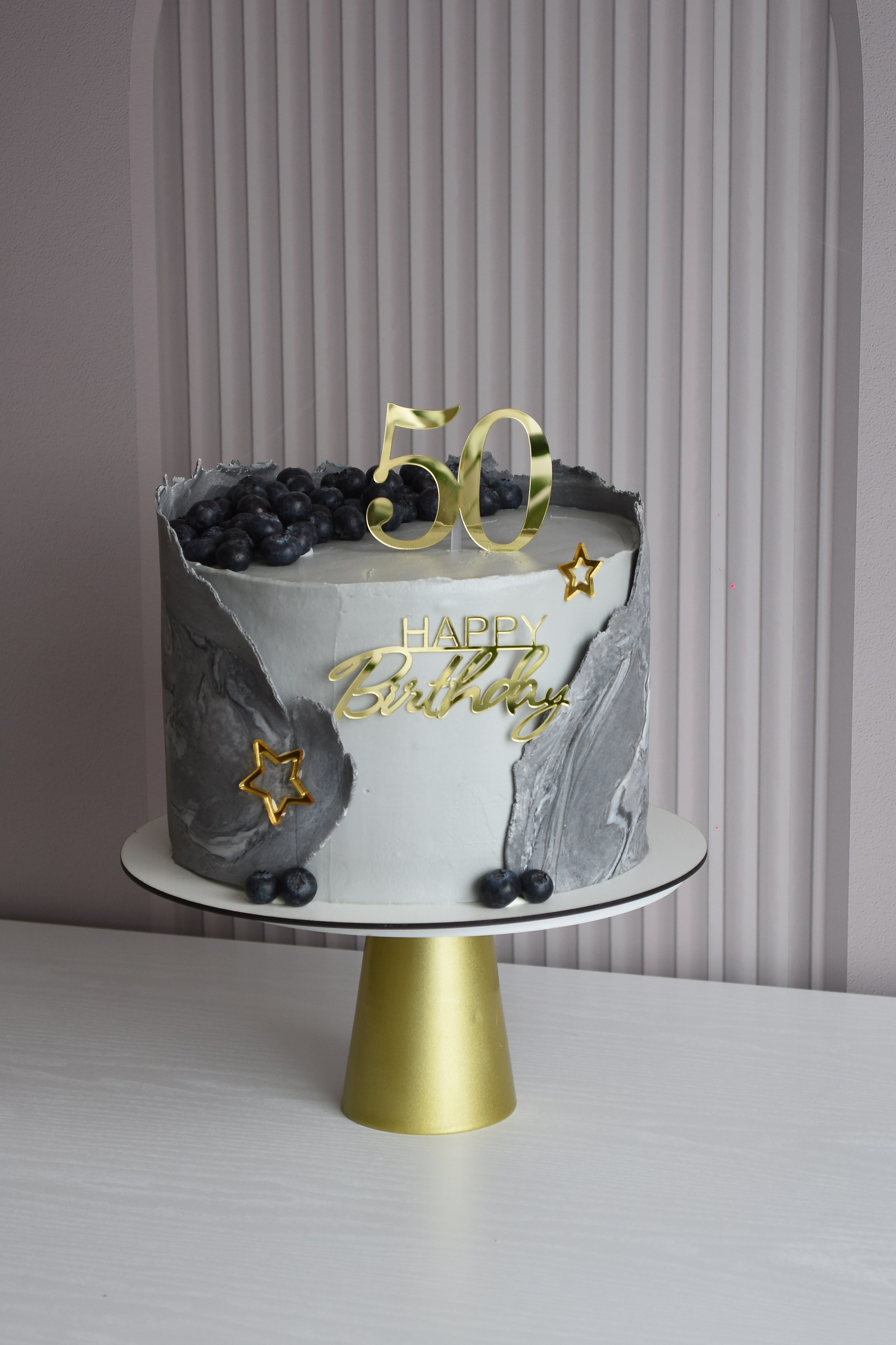 Торты на праздники. Семейная кондитерская. Торты и десерты на заказ в Москве и области