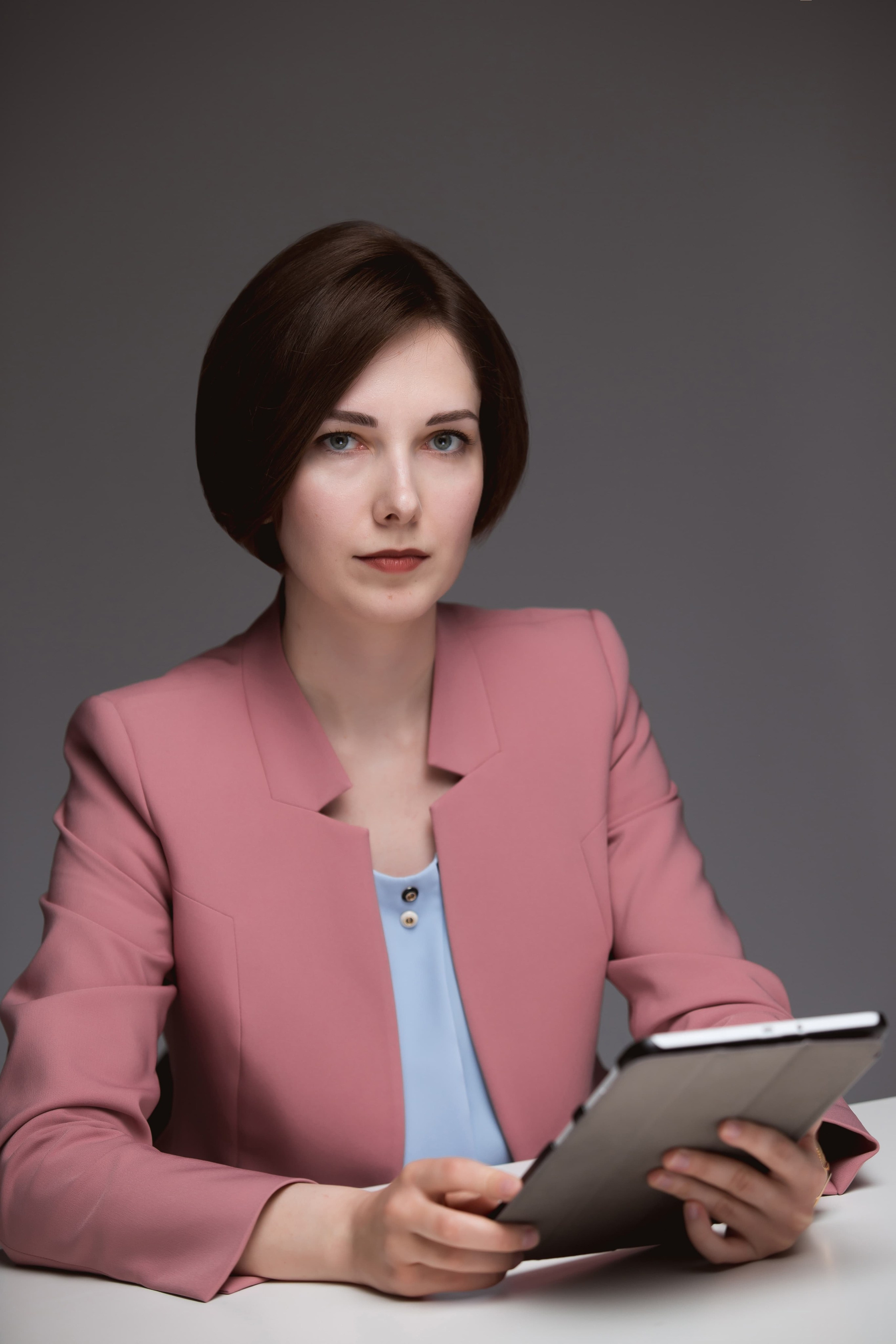 Бизнес портреты. Фотостудия в Атырау | Фотограф атырау, Видео, Дрон, съемка в атырау Контент для Бизнеса»