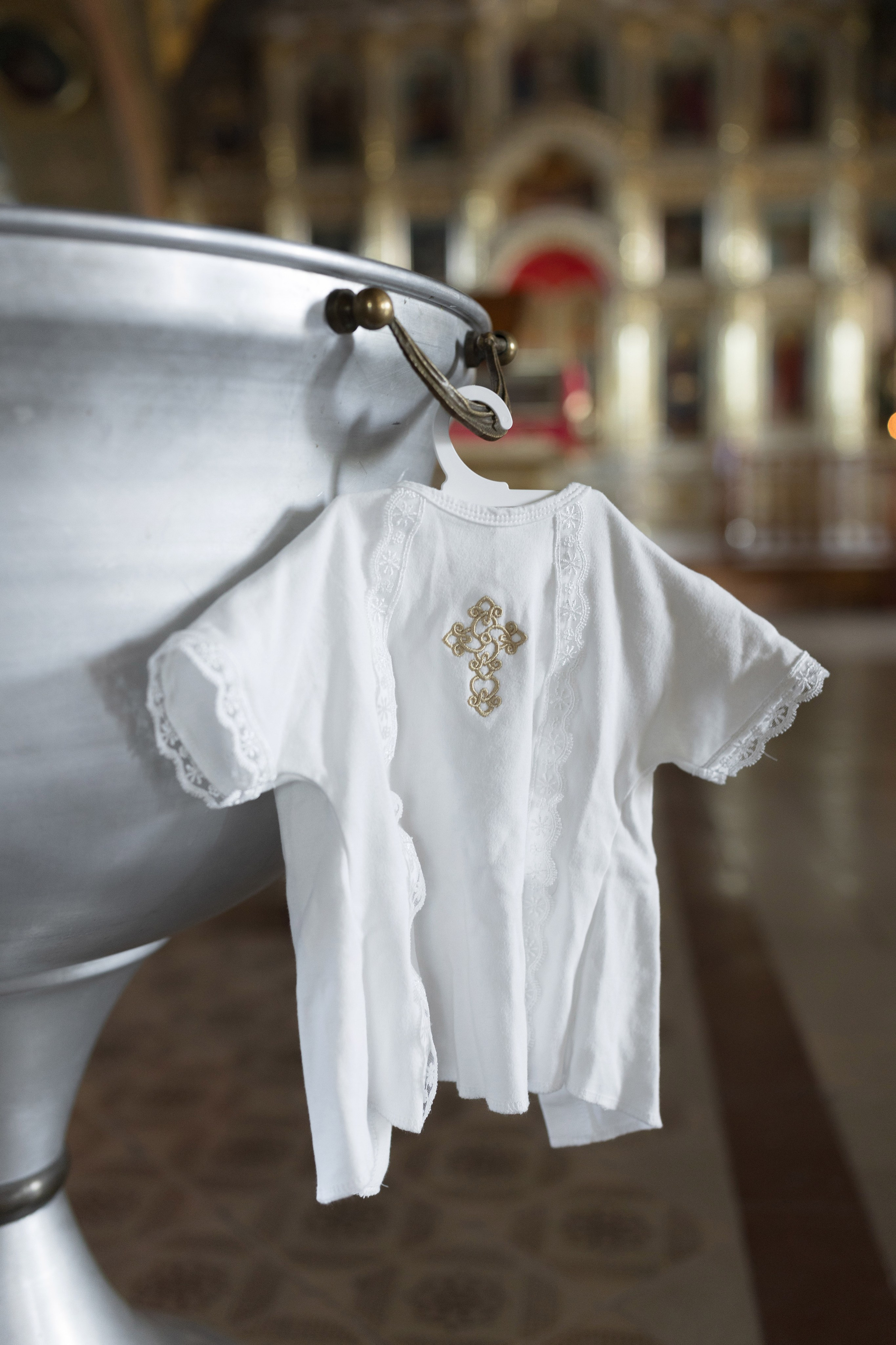 Крещение Егора в Николаевской церкви. Анастасия Безуглова- свадебный фотограф в Таганроге