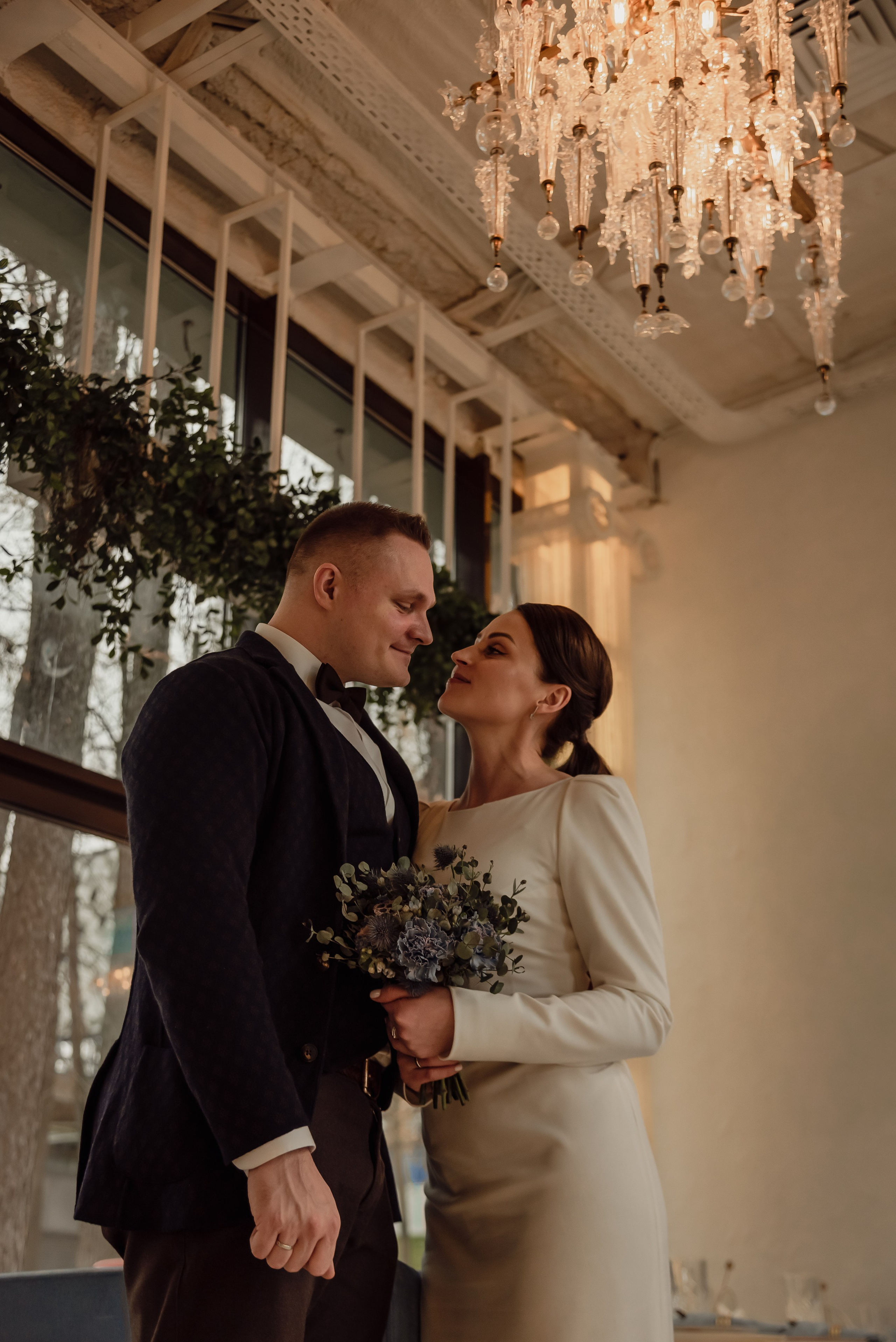 Камерная свадьба ВДНХ. Свадебный фотограф в Москве Анна Сдобнова