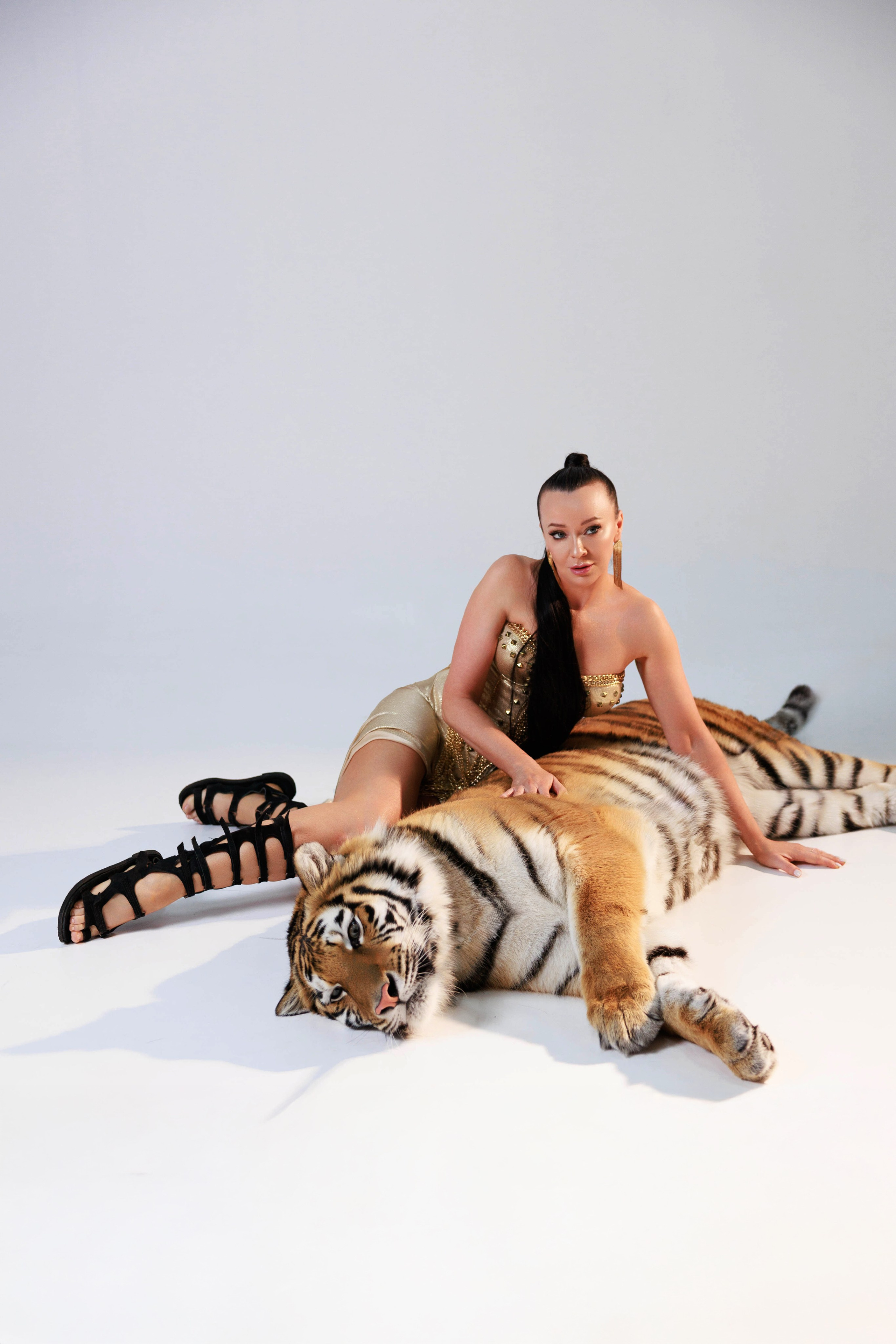 Фотосессия с тигром. Иванова Ирина Свадебный и семейный фотограф г. Уфа