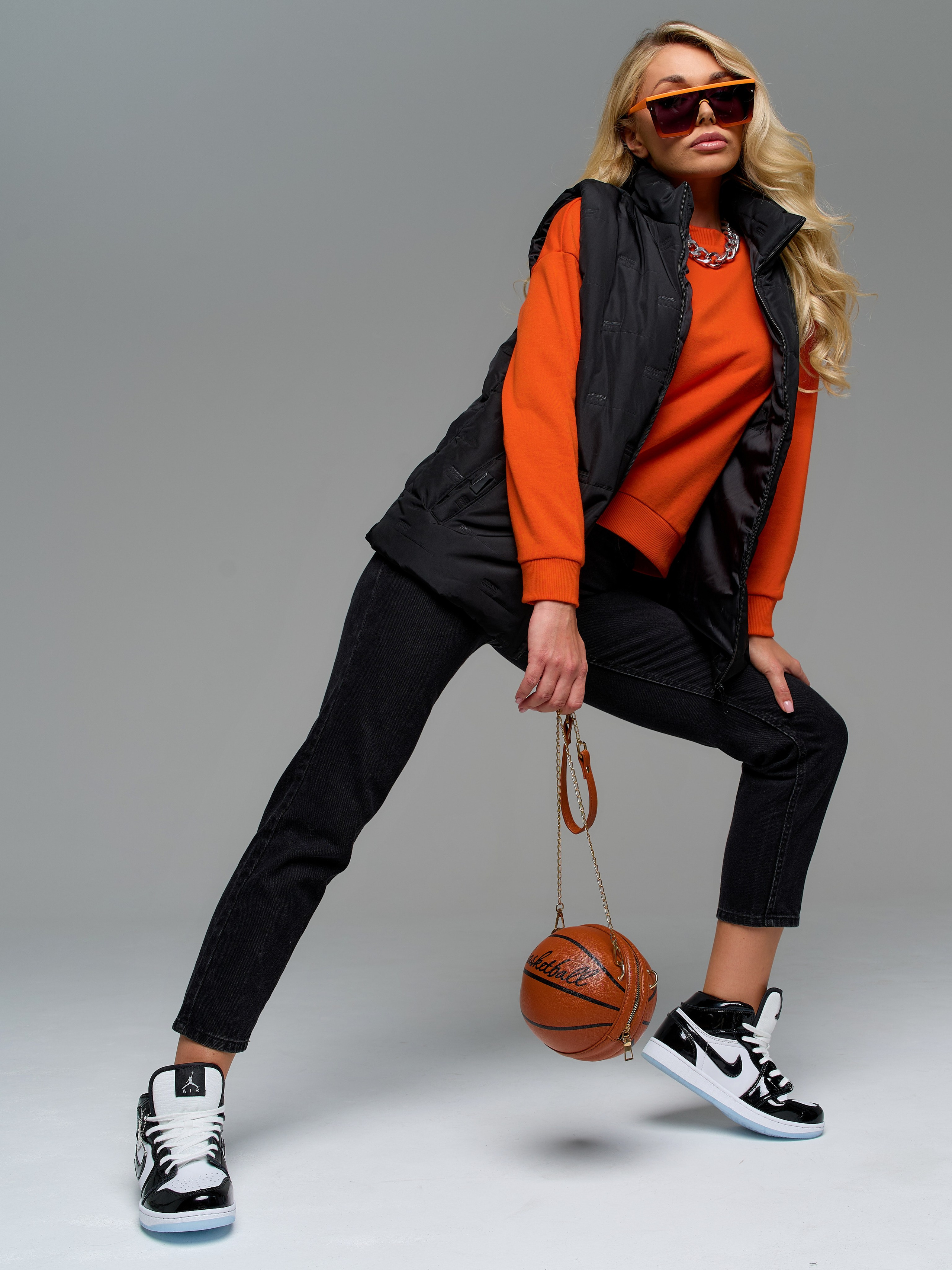 Кроссовки. Фотограф для маркетплейсов в Москве