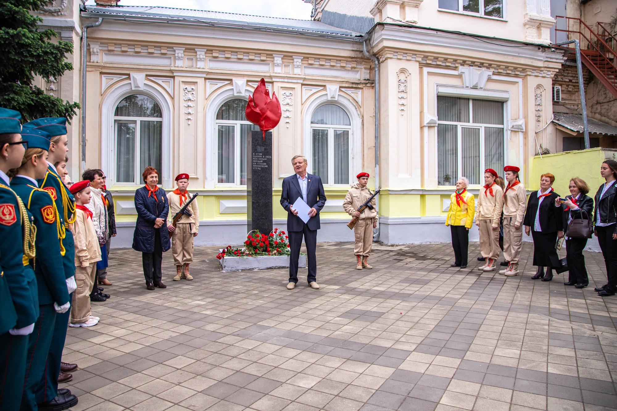 100-летие пионерии. Репортажный, промышленный и маркетплейс-фотограф Дмитрий Чернат
