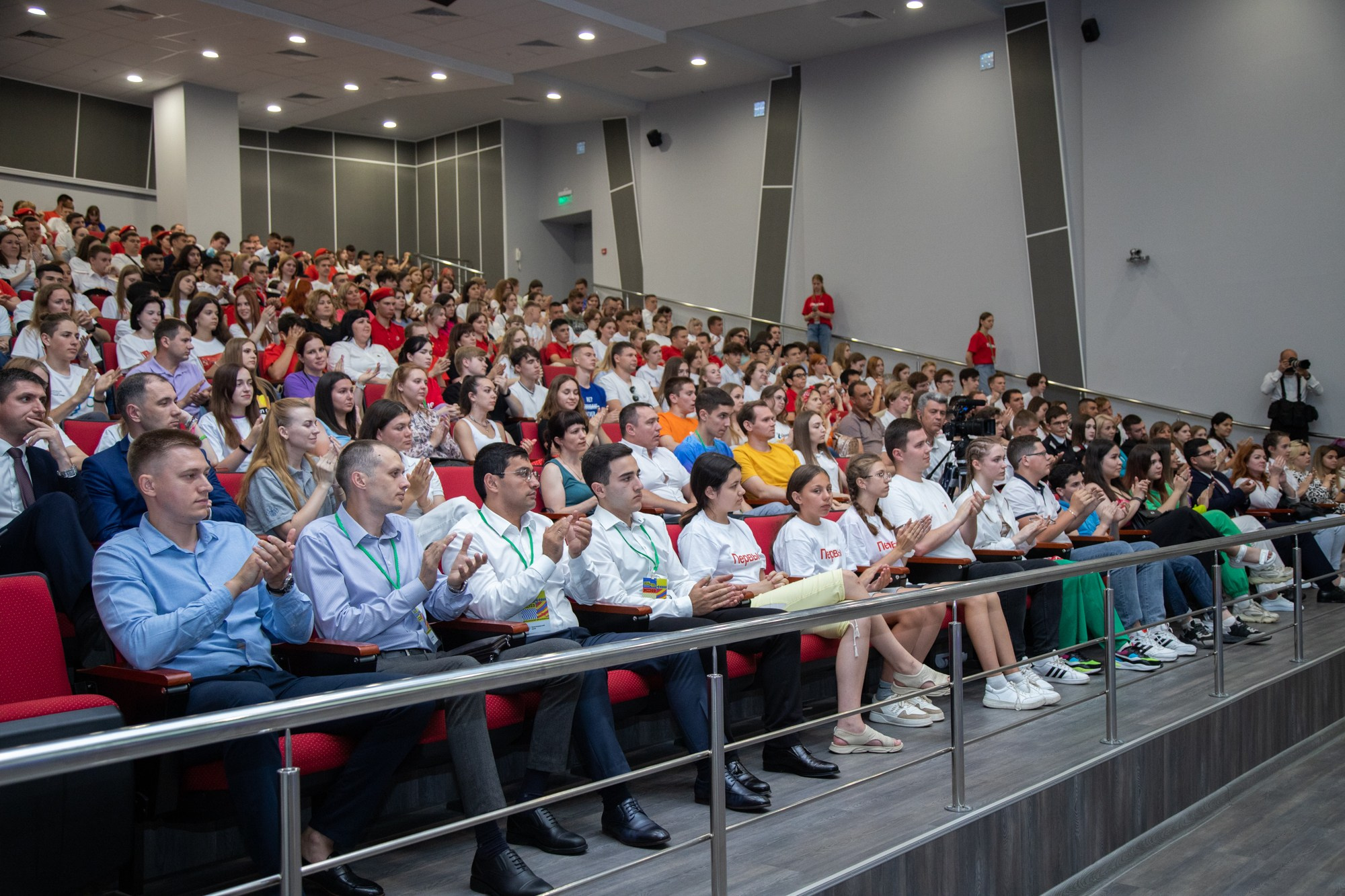 Краевой День молодёжи в Краснодаре 2023. Репортажный, промышленный и маркетплейс-фотограф Дмитрий Чернат