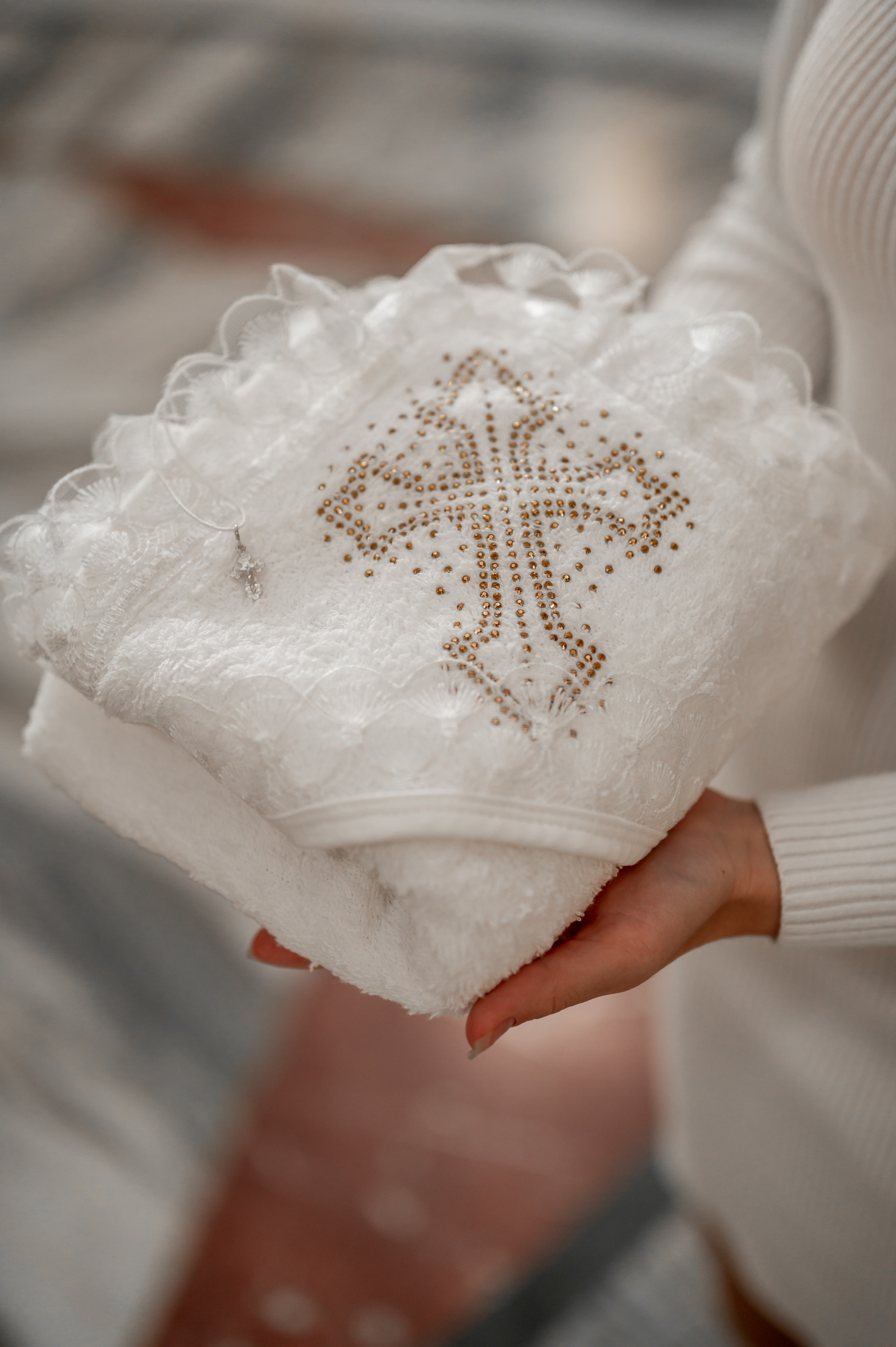 Настя — храм «Спас на Каменке». Дьяконова Валерия семейный и детский фотограф в Санкт-Петербурге