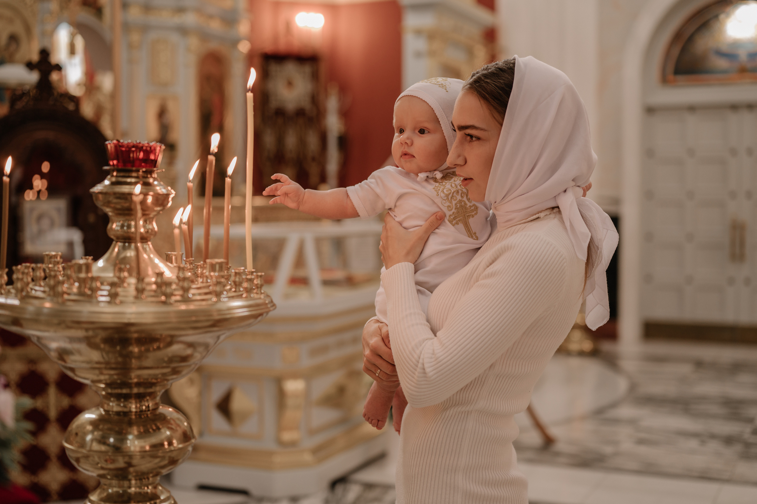 Настя — храм «Спас на Каменке». Дьяконова Валерия семейный и детский фотограф в Санкт-Петербурге
