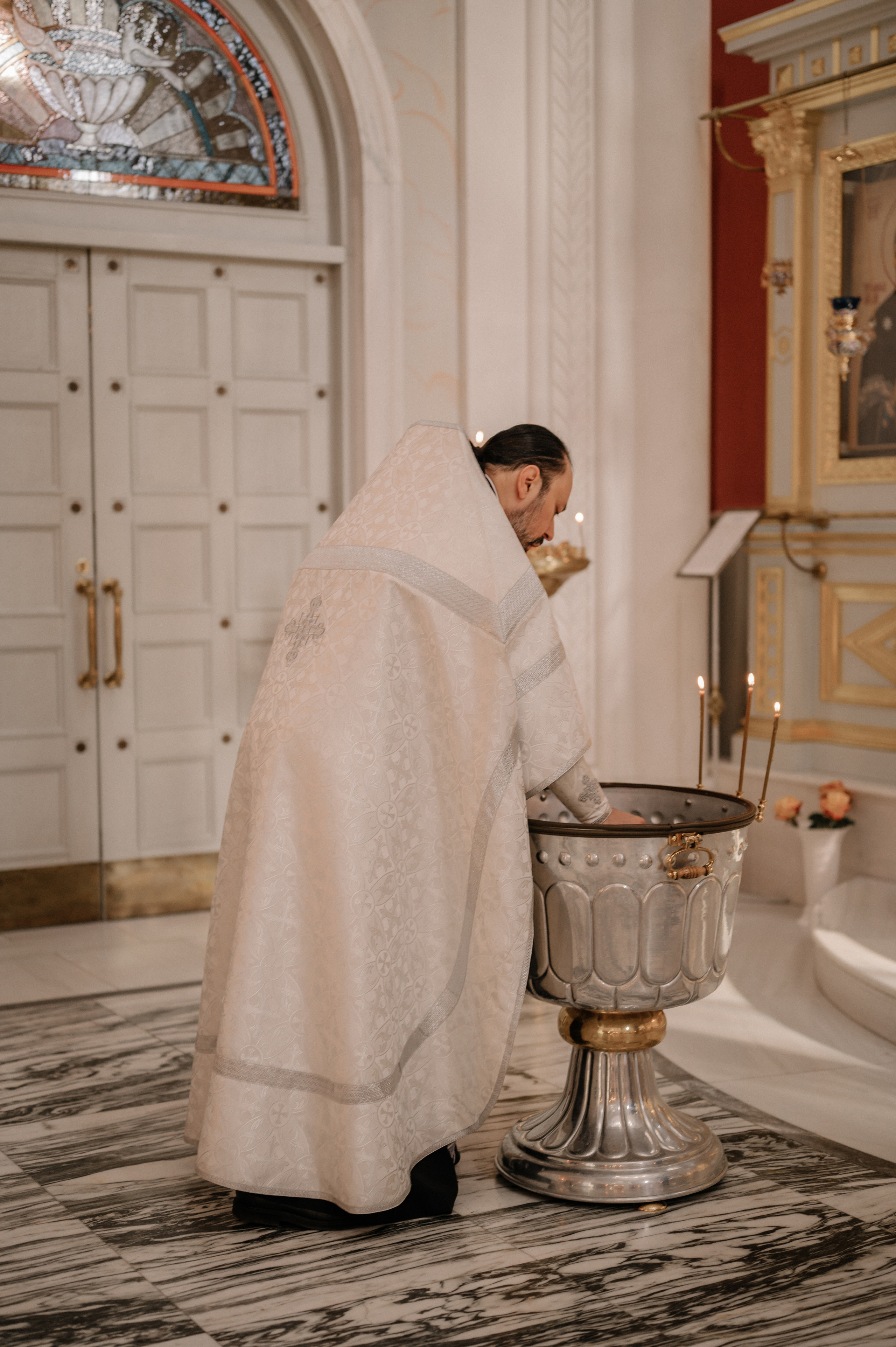 Настя — храм «Спас на Каменке». Дьяконова Валерия семейный и детский фотограф в Санкт-Петербурге