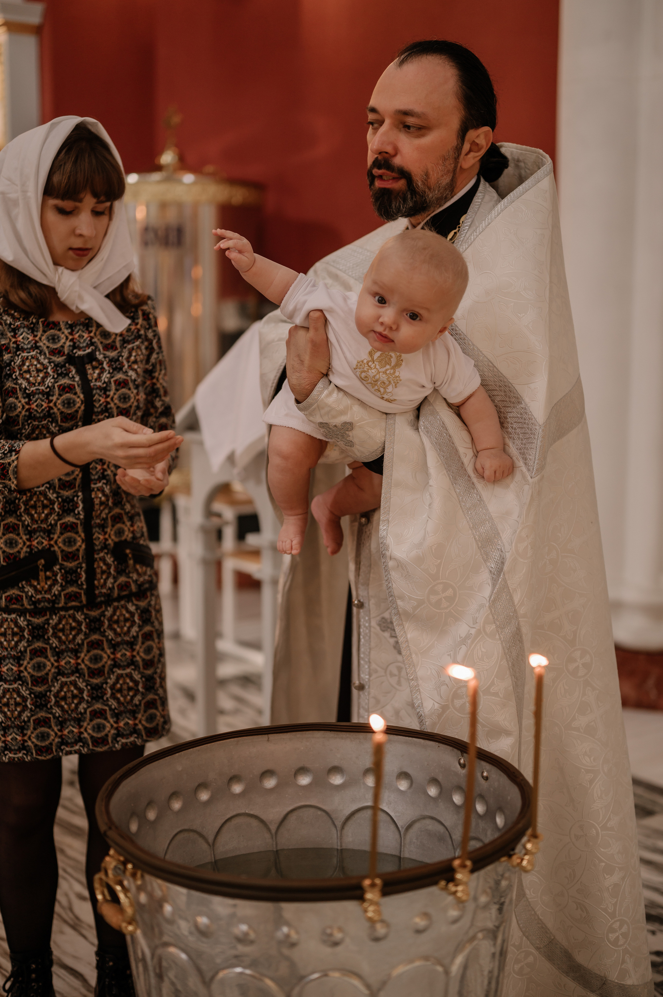 Настя — храм «Спас на Каменке». Дьяконова Валерия семейный и детский фотограф в Санкт-Петербурге