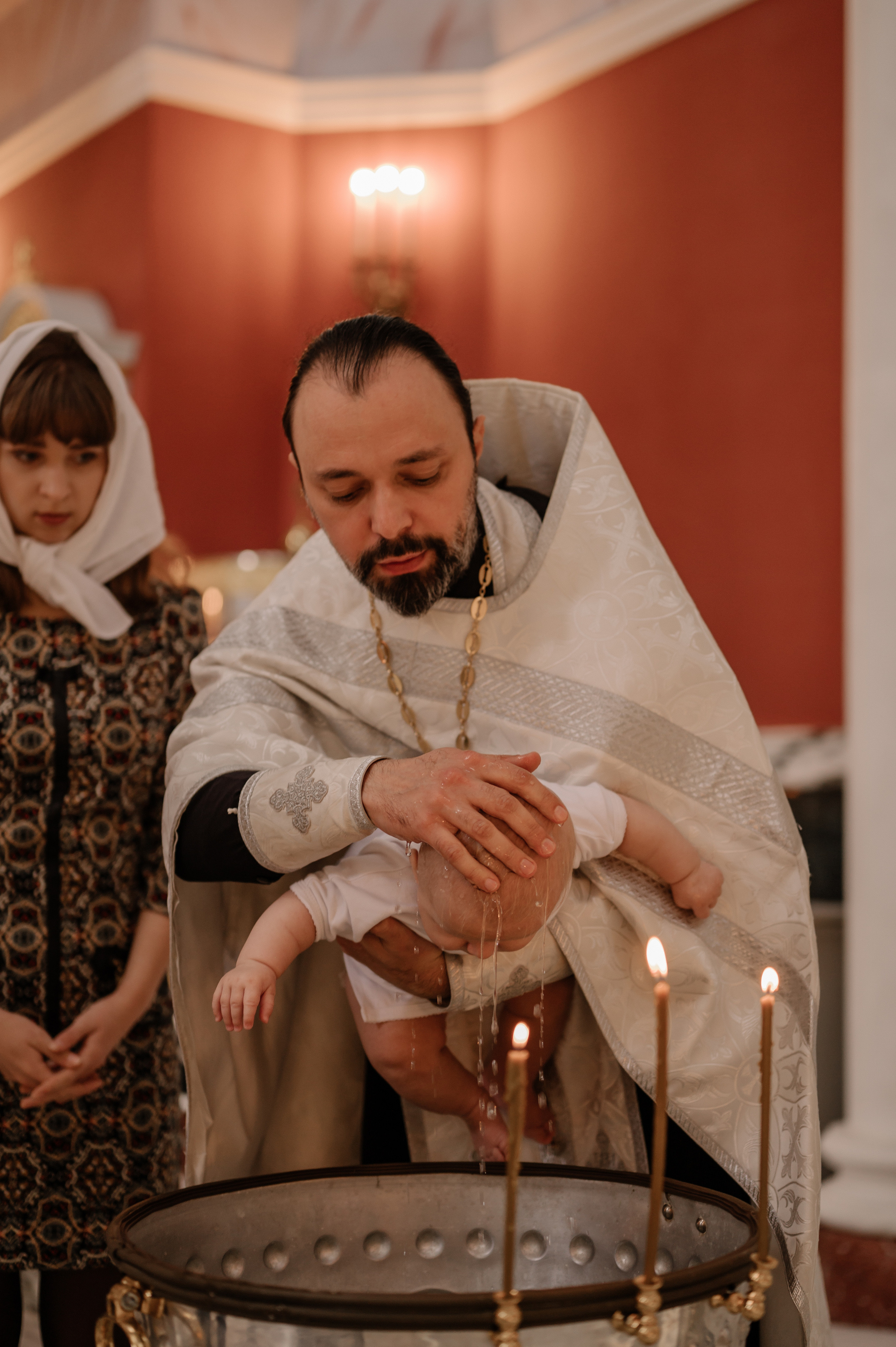 Настя — храм «Спас на Каменке». Дьяконова Валерия семейный и детский фотограф в Санкт-Петербурге