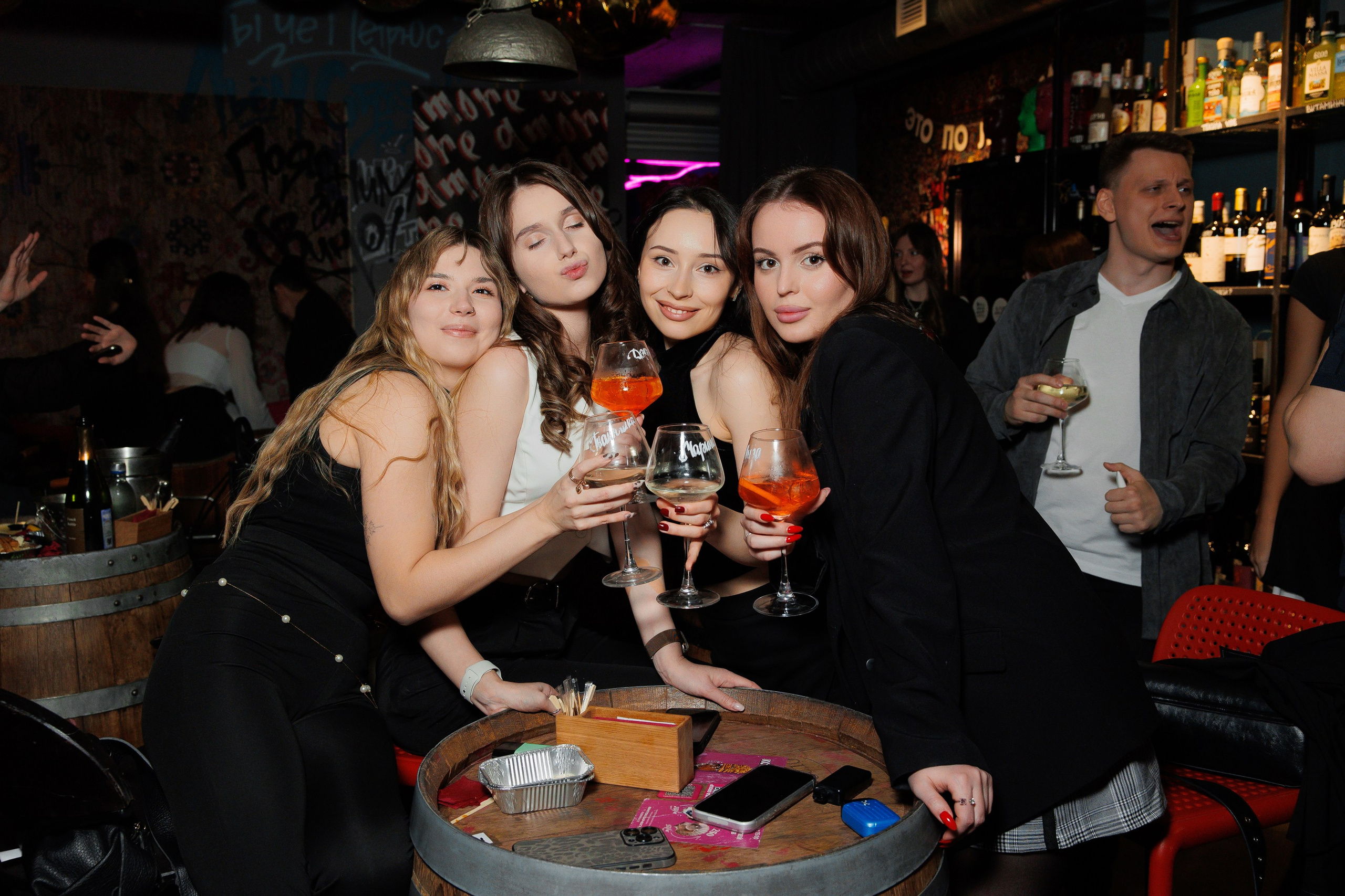 ВИНОТЕКА — 8 МАРТА. СВОИ. ФОТООТЧЕТЫ-СОБЫТИЯ-МЕСТА