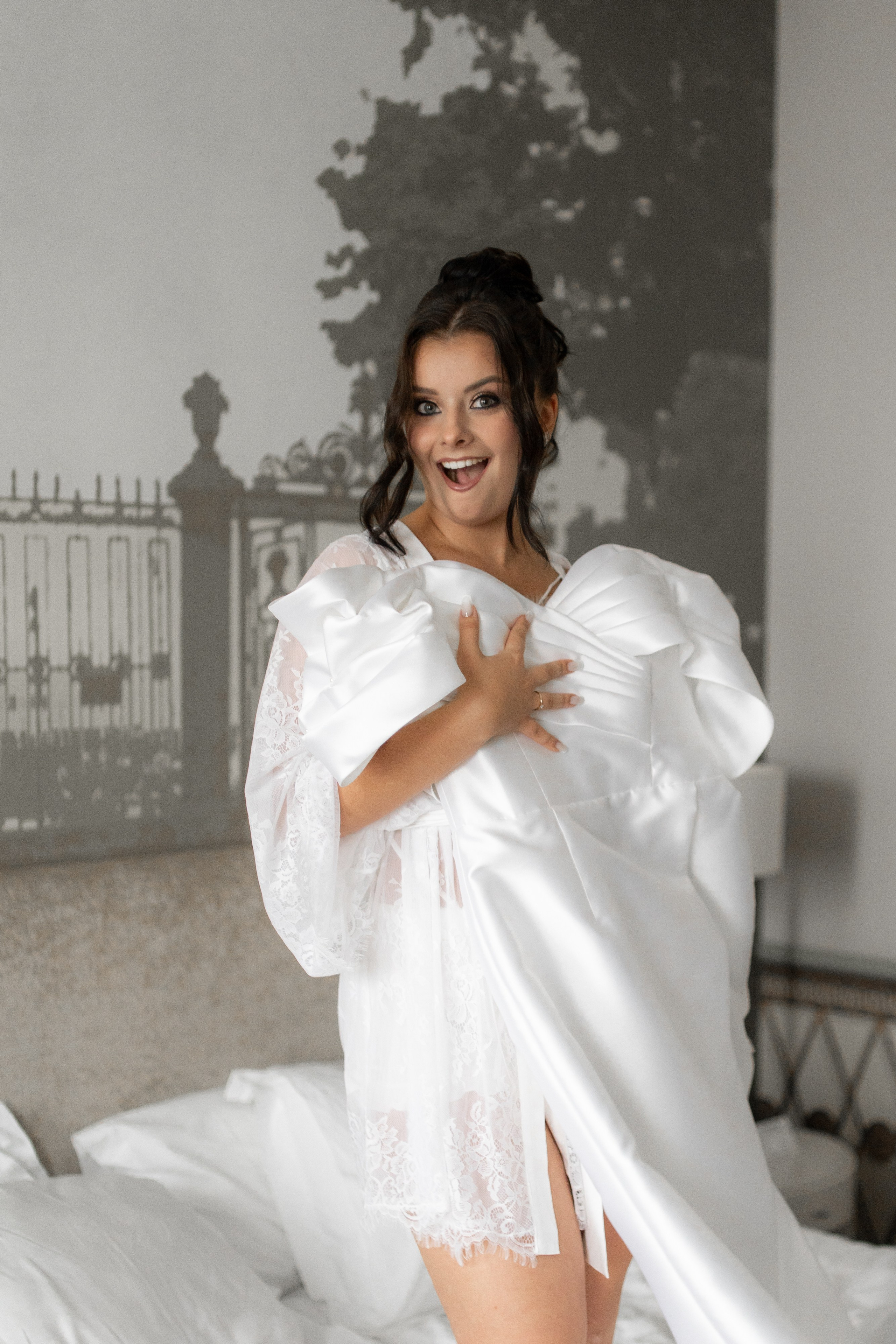 Сборы в отеле Индиго, съемка в Академии художеств, роспись во дворце бракосочетания№ 2 и банкет Нева Холл. Свадебный фотограф Александр Невский в Санкт-Петербурге